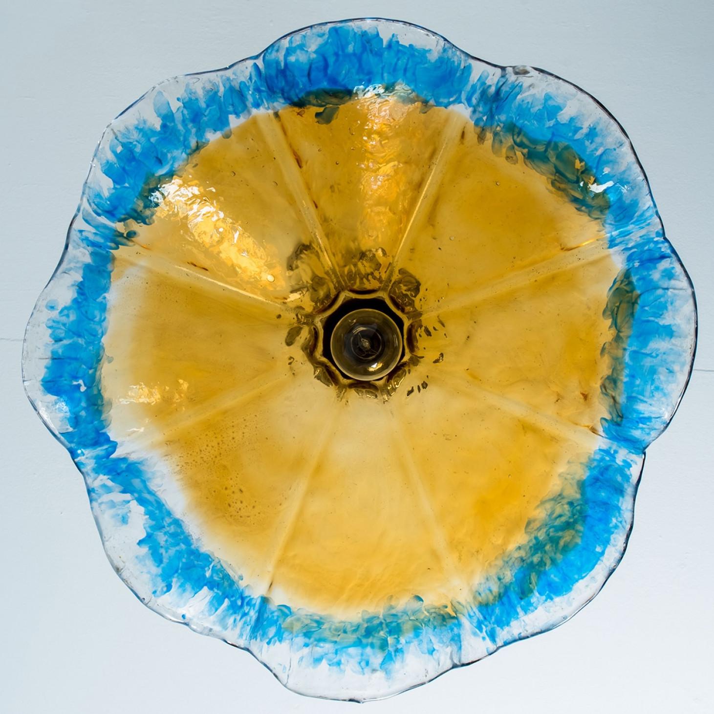 Lampada a sospensione a forma di fiore in vetro di Murano di Mazzega Light, 1970 In condizioni buone in vendita a Rijssen, NL