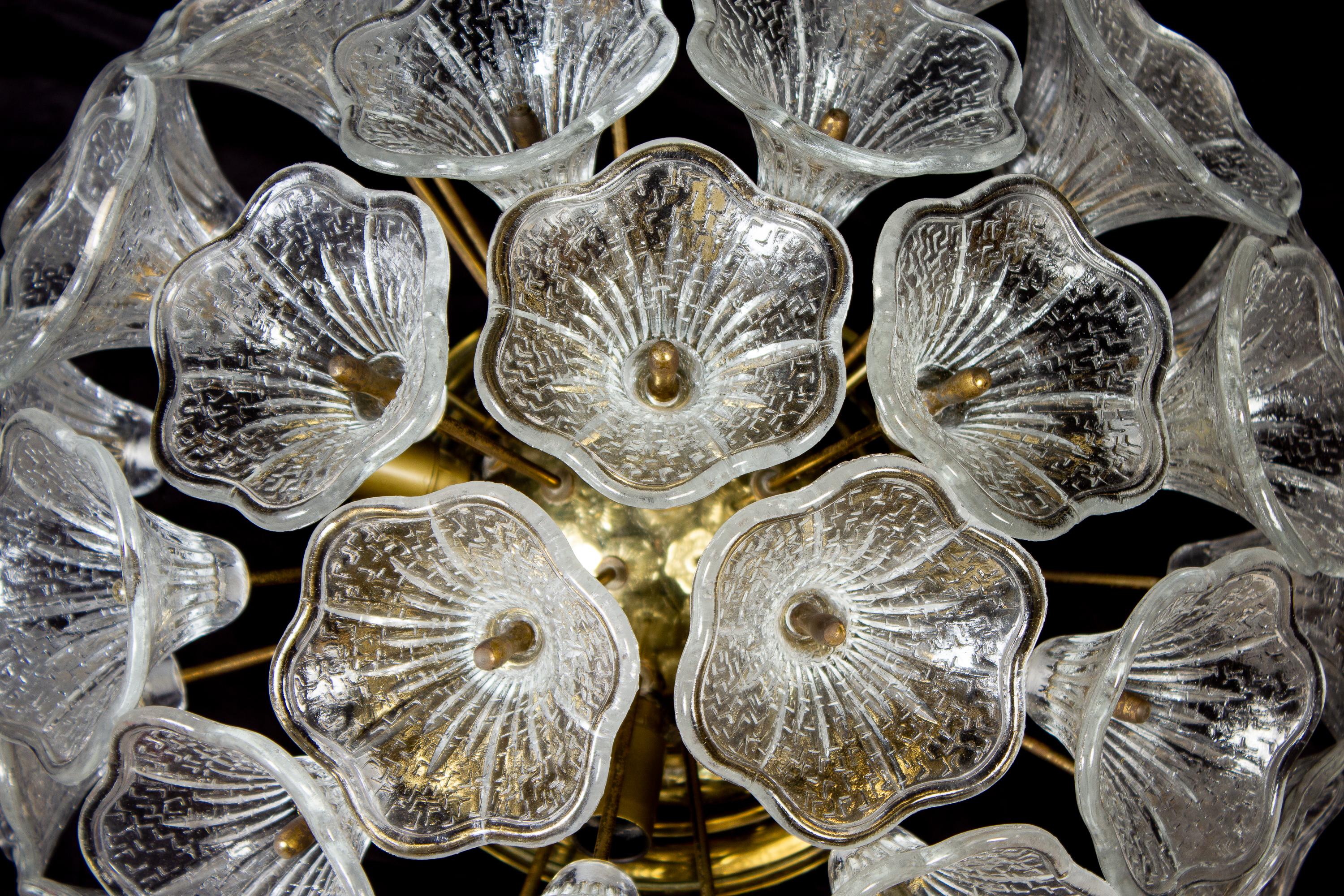 Muranoglas-Blumen-Sputnik-Kronleuchter  von Venini für VeArt, Italien, 1960er Jahre im Zustand „Hervorragend“ im Angebot in Rome, IT