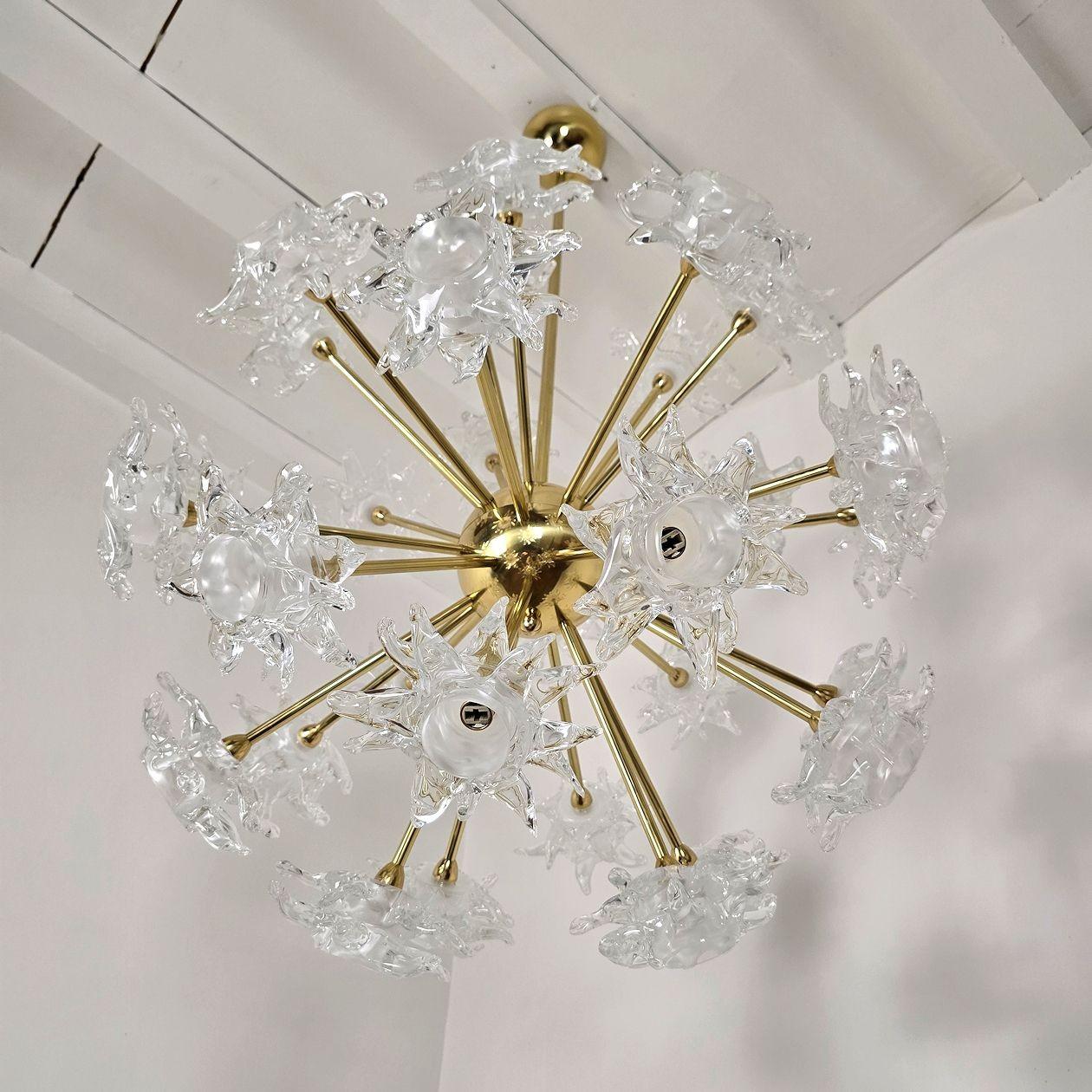 Italiano Lampadario Sputnik a fiore in vetro di Murano in vendita