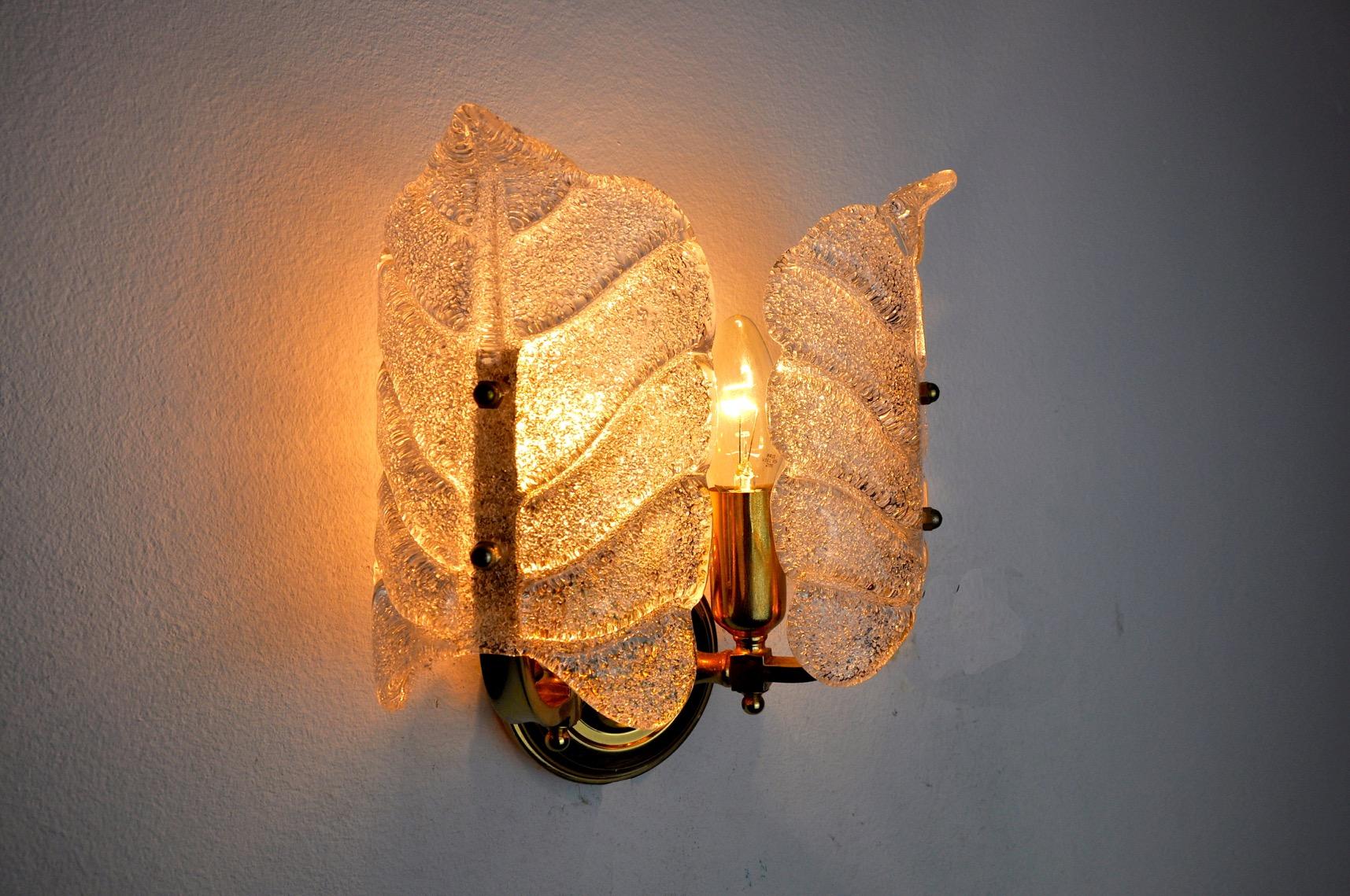 Crystal Murano glass flower wall lamp Italy 1970 For Sale