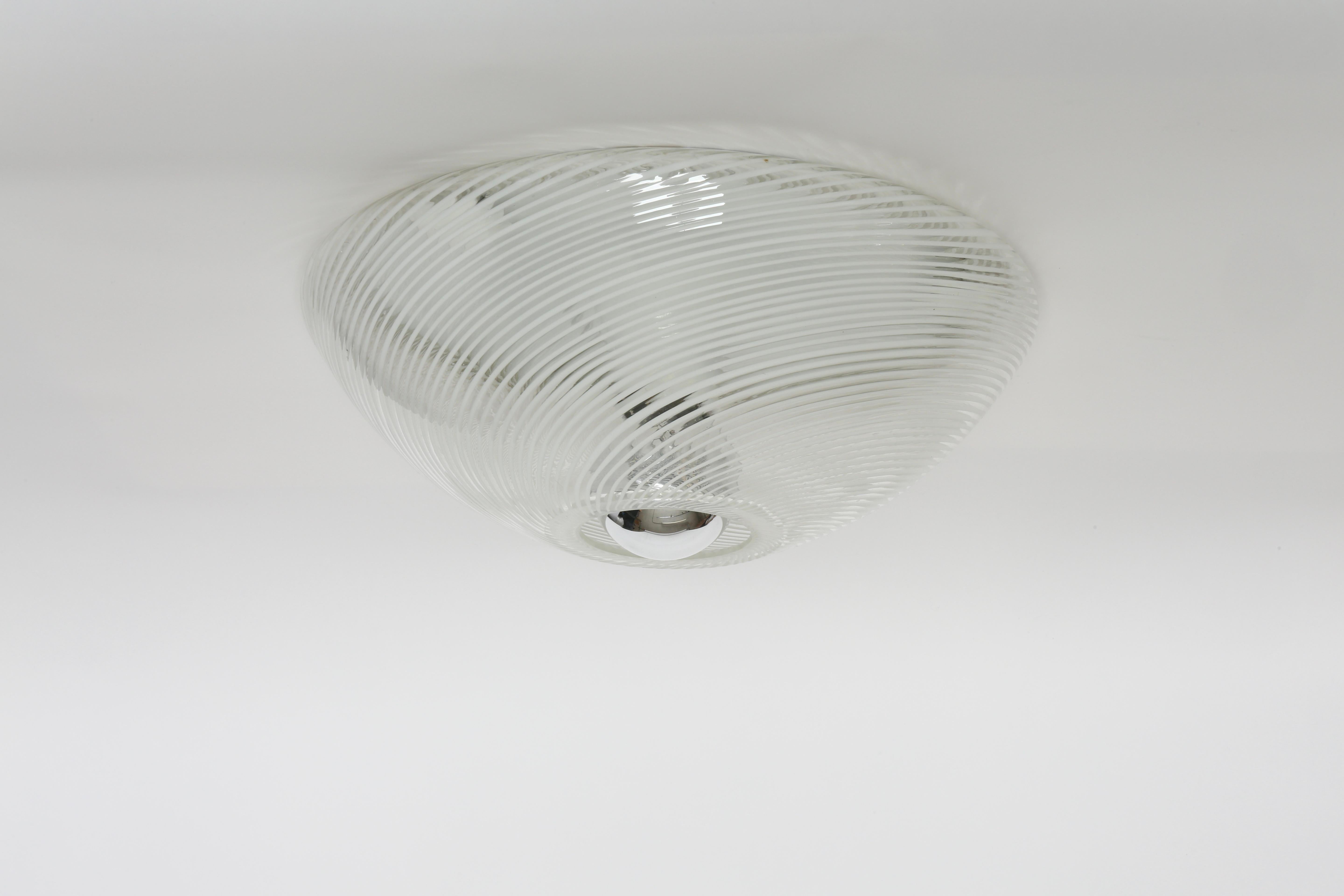 Émaillé Plafonniers ou appliques en verre de Murano, Italie vers 1960 en vente