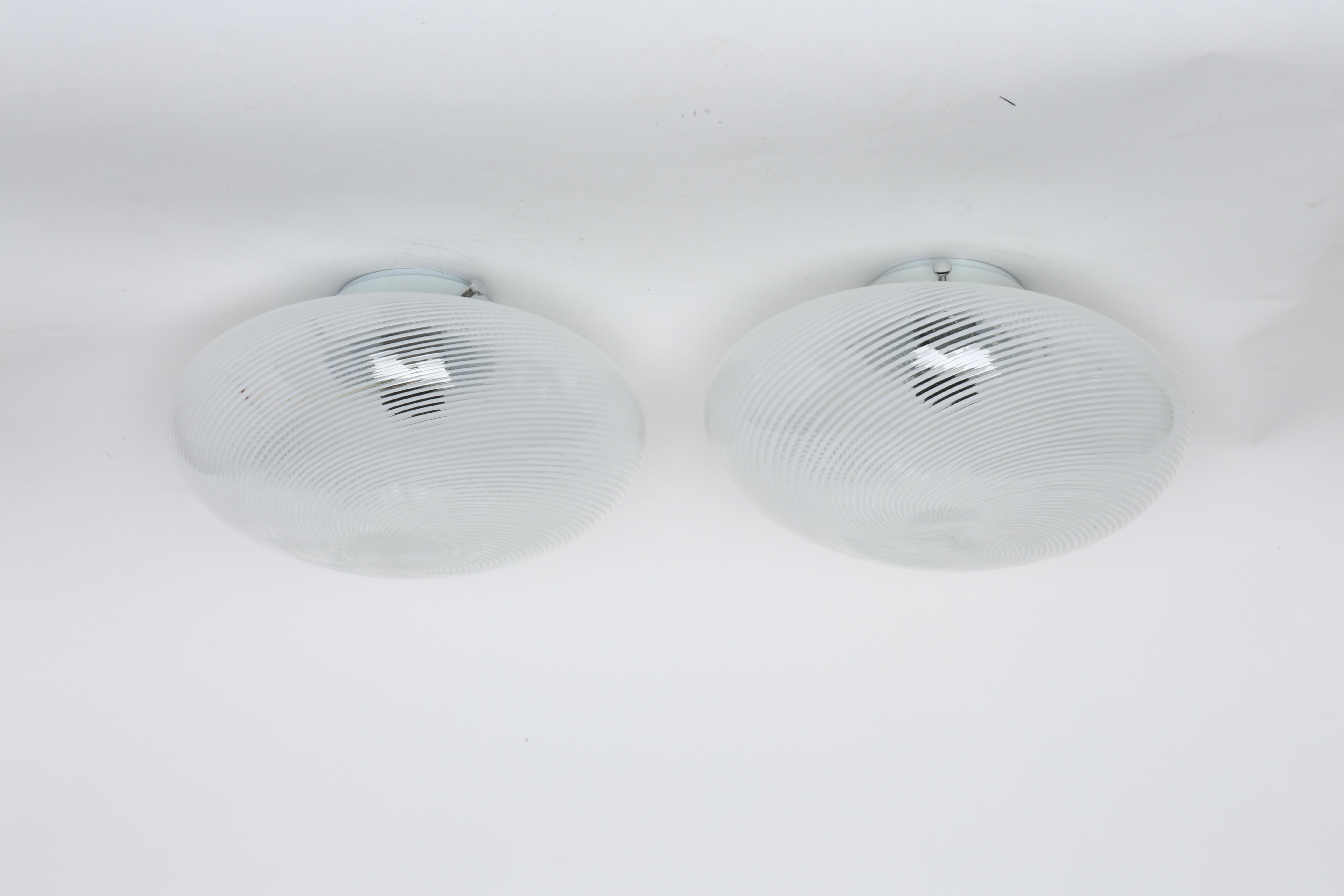 Murano Glass Flush Mount Ceiling or Wall lights, set of 2 Italy circa 1970s en venta 1