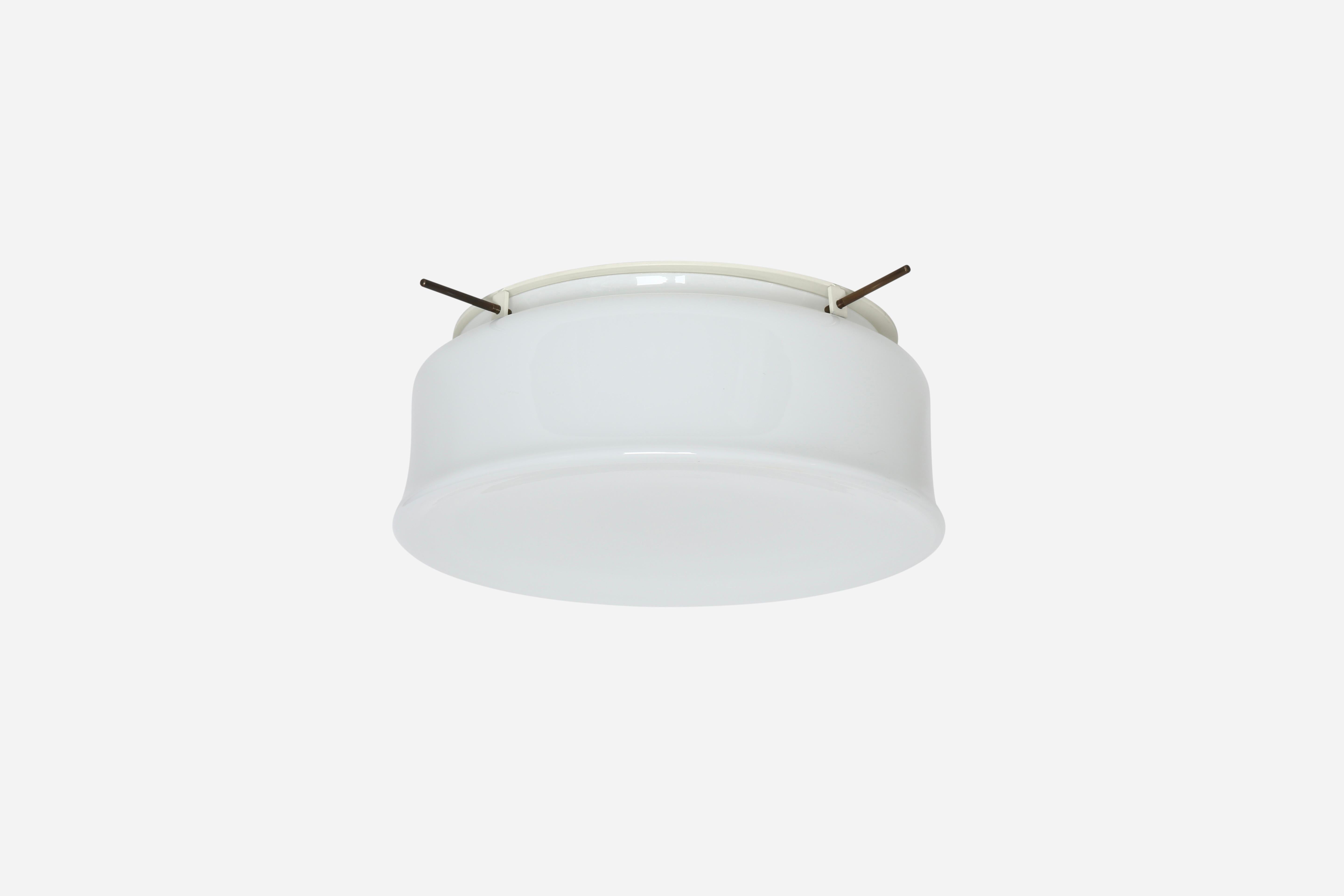 Murano glass flush mount ceiling light by Vistosi, attributed.
Glass is possibly made by Vistosi, metal frame is new and custom made.
Designed and made in Italy.
White opaline glass, enameled metal.
Takes 3 Edison bulbs.
Complimentary US rewiring