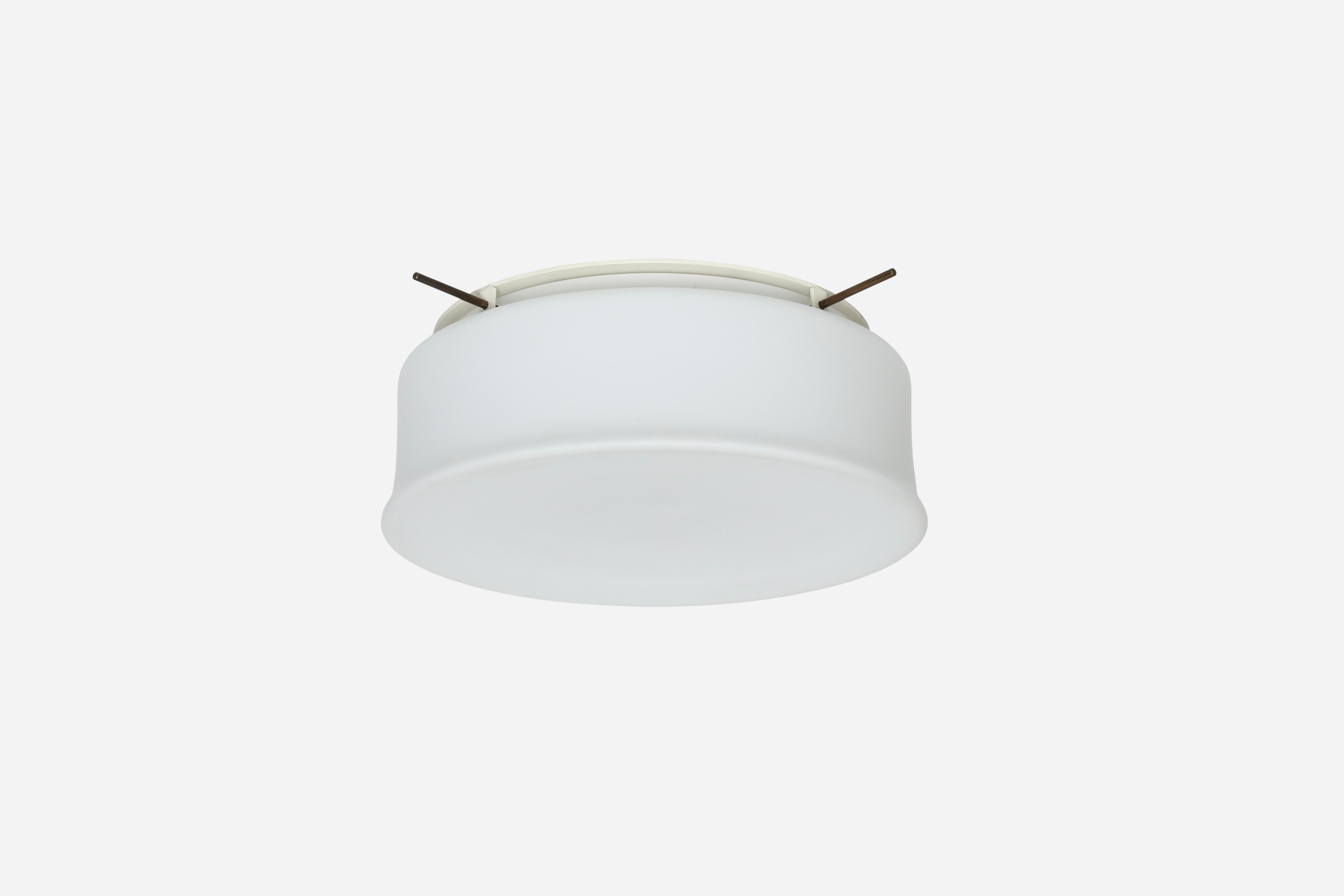 Murano glass flush mount ceiling light by Vistosi, attributed.
Glass is possibly made by Vistosi, metal frame is new and custom made.
Designed and made in Italy.
White opaline glass, enameled metal.
Takes 3 Edison bulbs.
Complimentary US rewiring