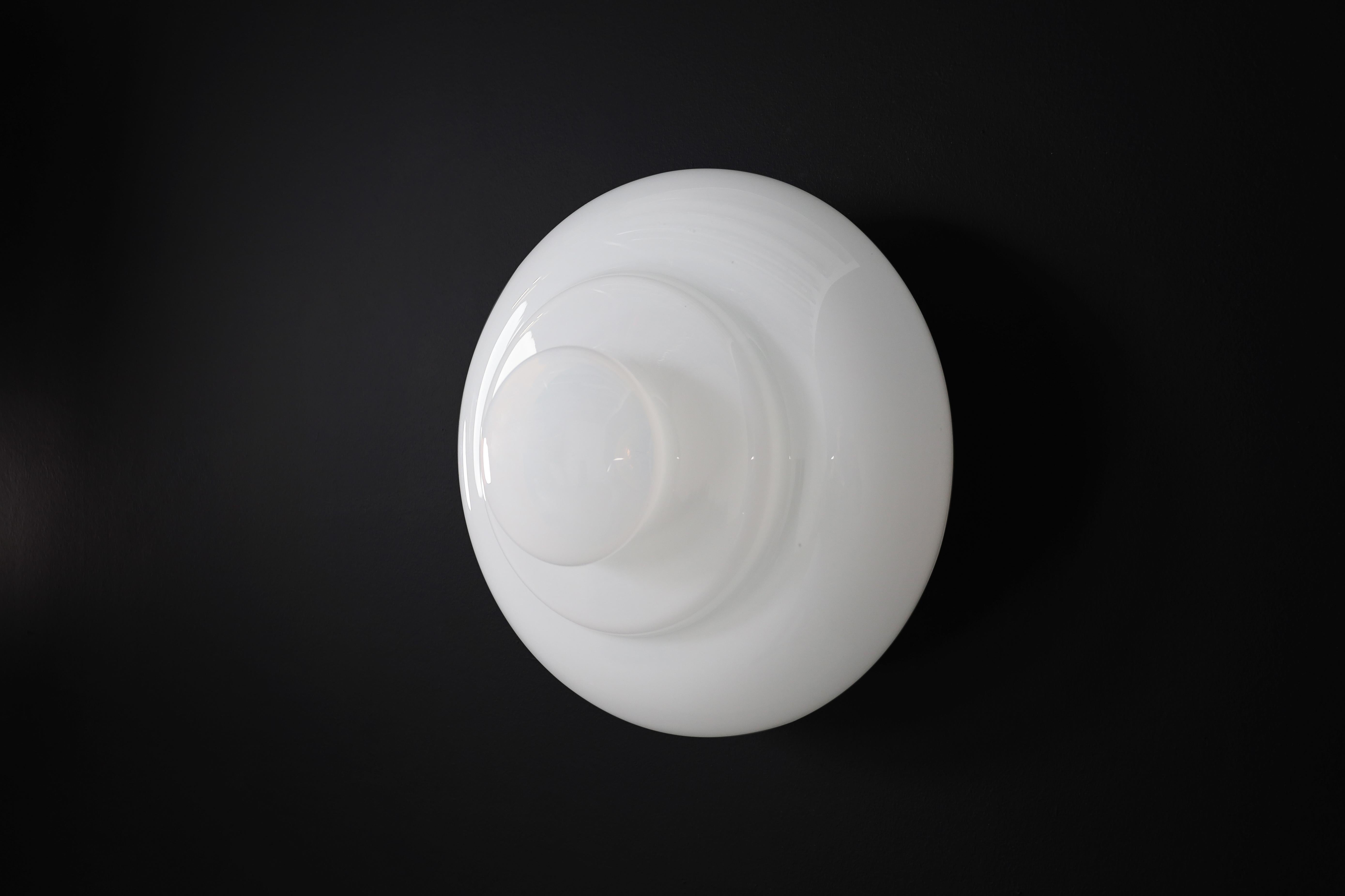 Empotrable o aplique de cristal de Murano soplado a mano, Italia, años 60 Moderno de mediados de siglo en venta