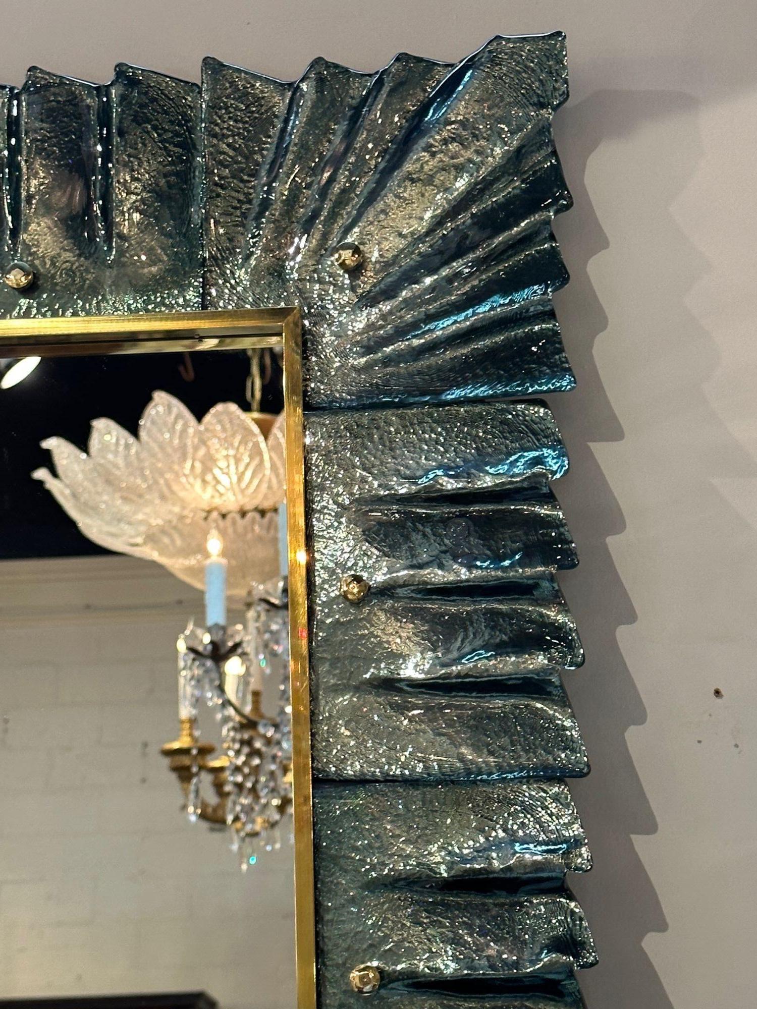 Murano Glass Fontana Green Fold Mirror In Good Condition For Sale In Dallas, TX