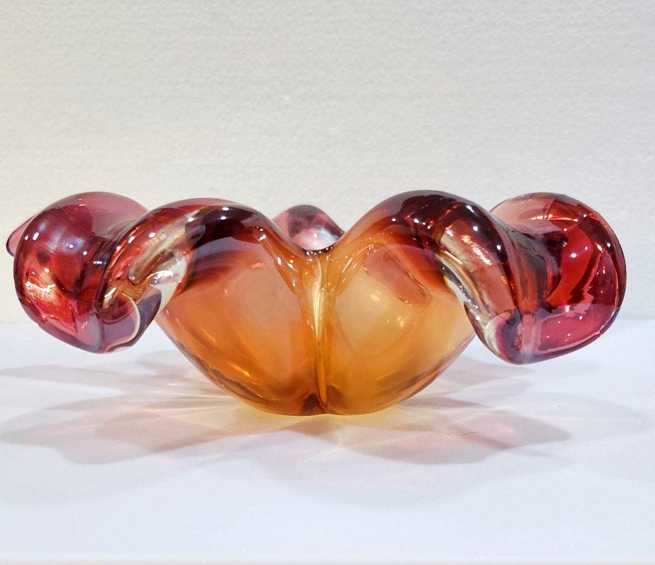 CLOSING SALE Murano Glass 4 Leaf Clover Bowl, Reddish-Pink Light Golden, Seguso In Good Condition In Warrenton, OR