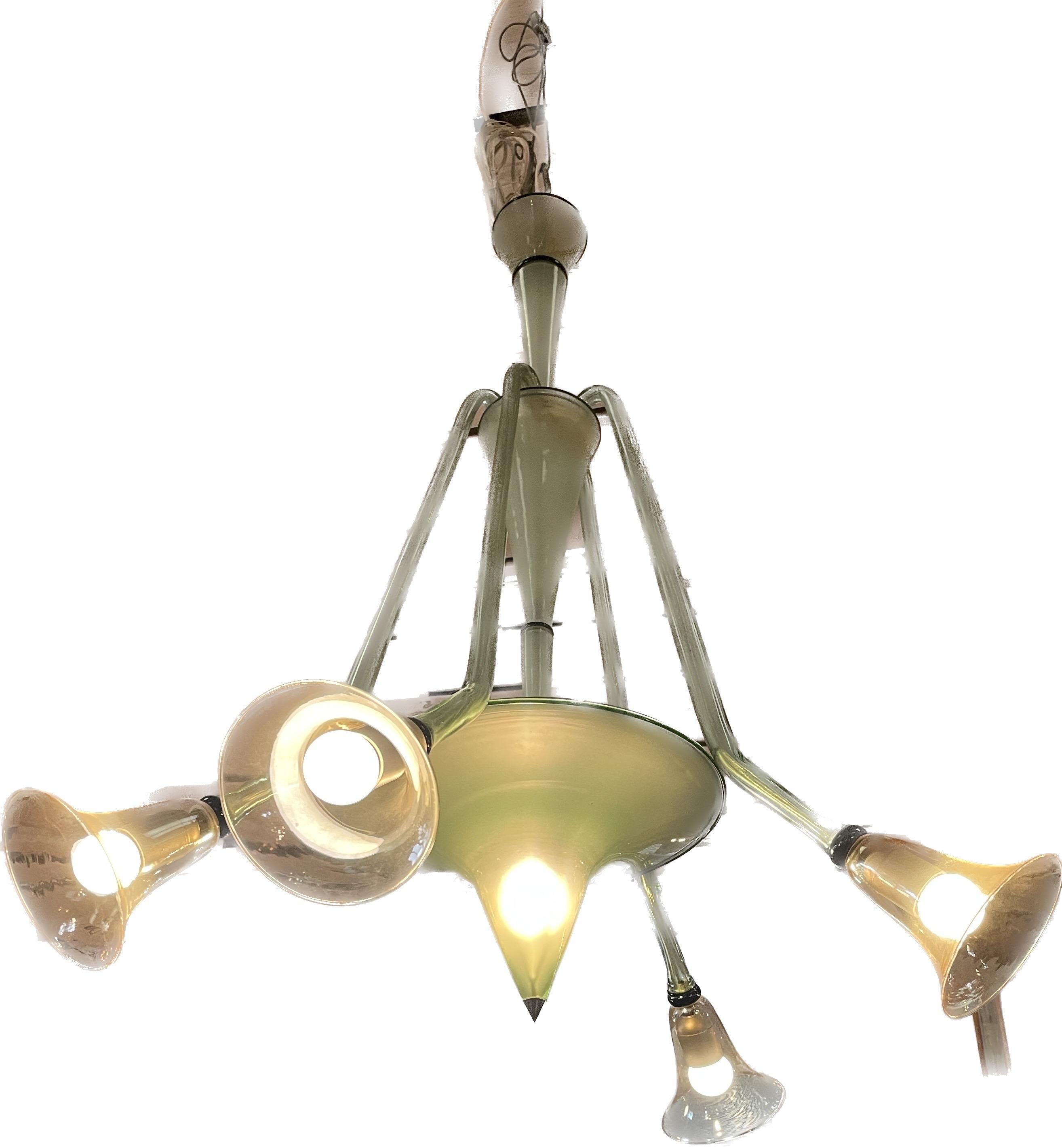 Hand-Crafted Murano Glass Fratelli Toso Pendant Chandelier With 5 Arms For Sale