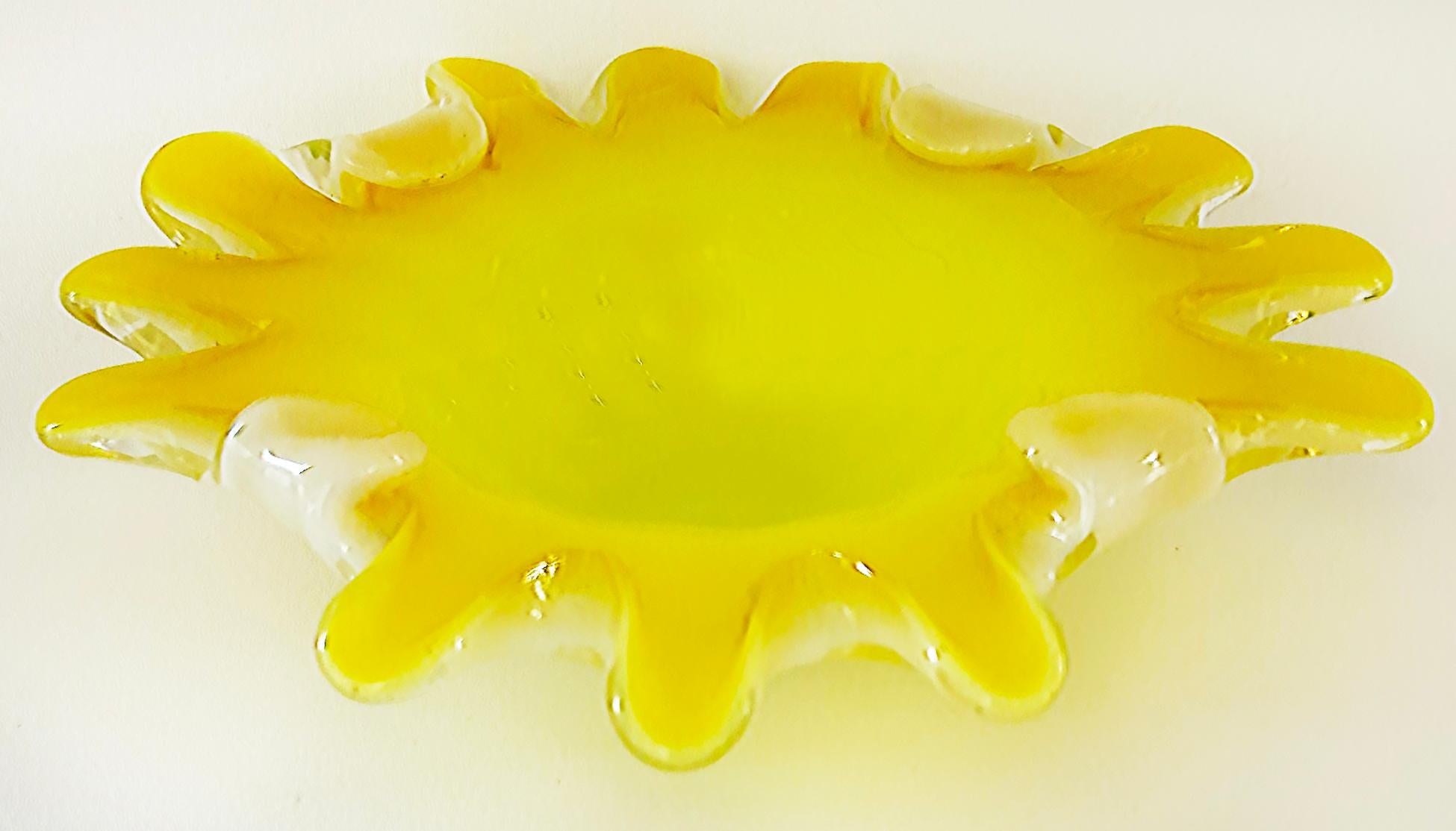 Italian Murano Glass Fratelli Toso Yellow to White Scalloped Bowl, Italy For Sale