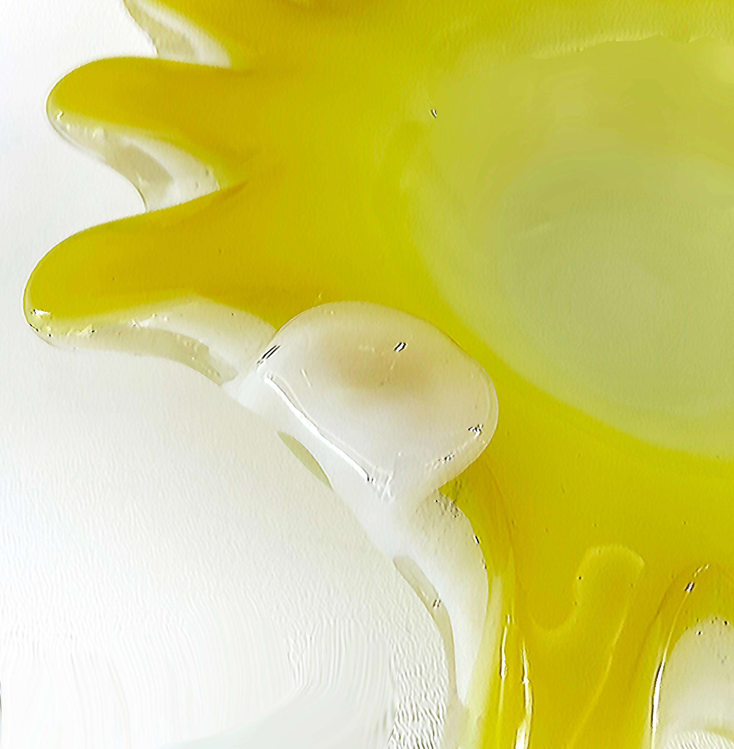 Murano-Glas Fratelli Toso Schale mit gelber bis weißer Wellenform, Italien (20. Jahrhundert) im Angebot