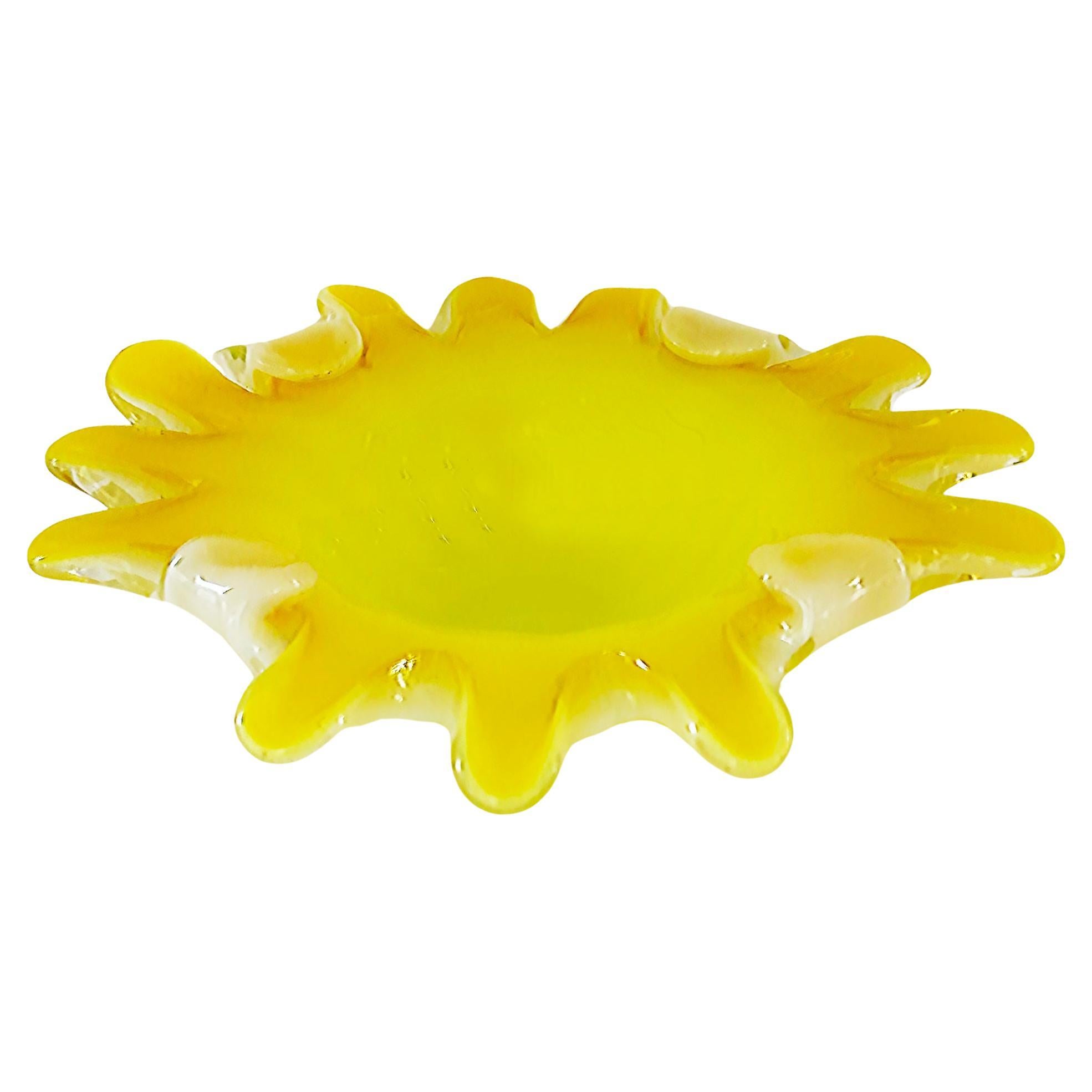 Murano Glass Fratelli Toso Yellow to White Scalloped Bowl, Italy For Sale