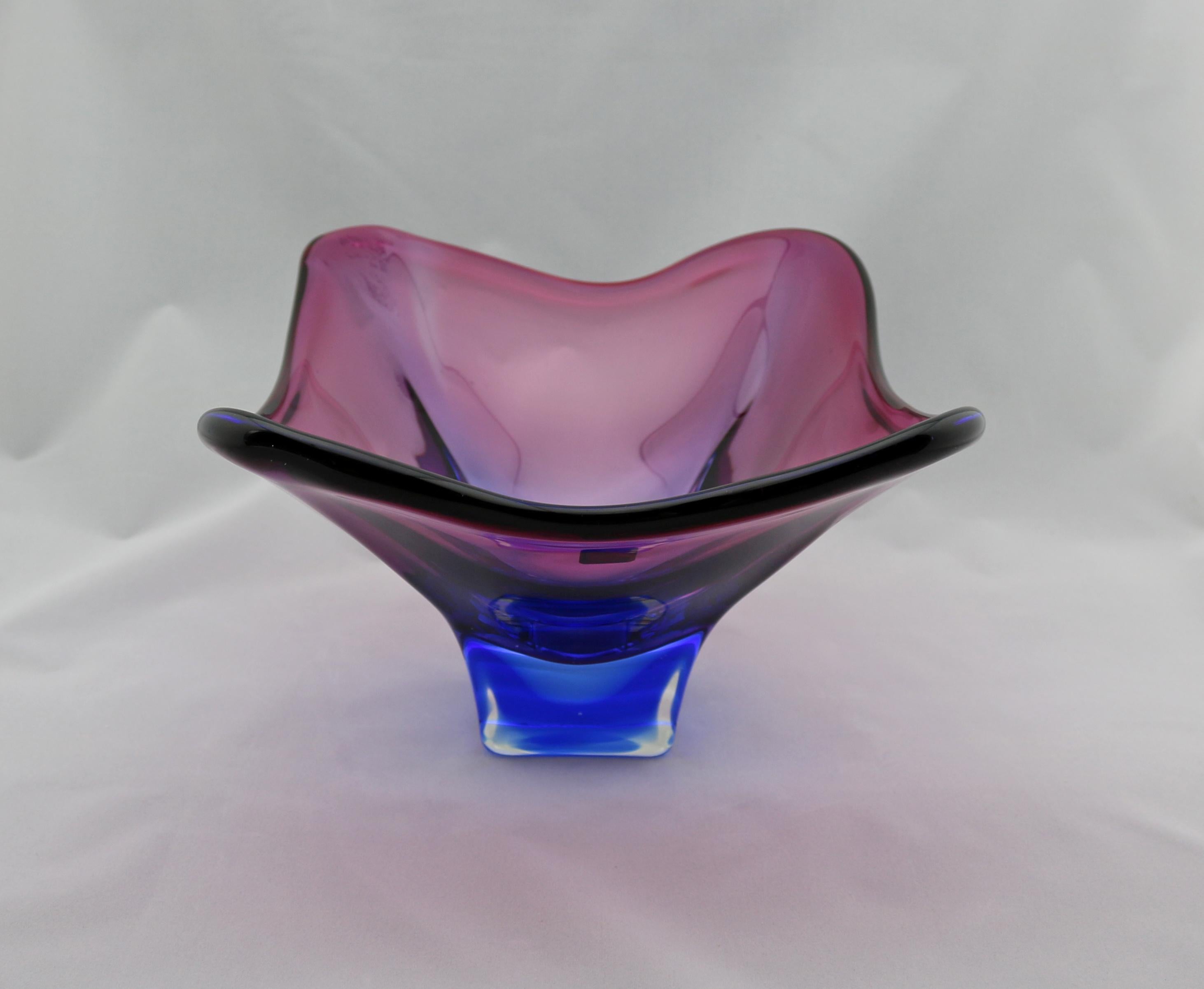 Mid-Century Modern Murano Glass Fruit Bowl For Sale