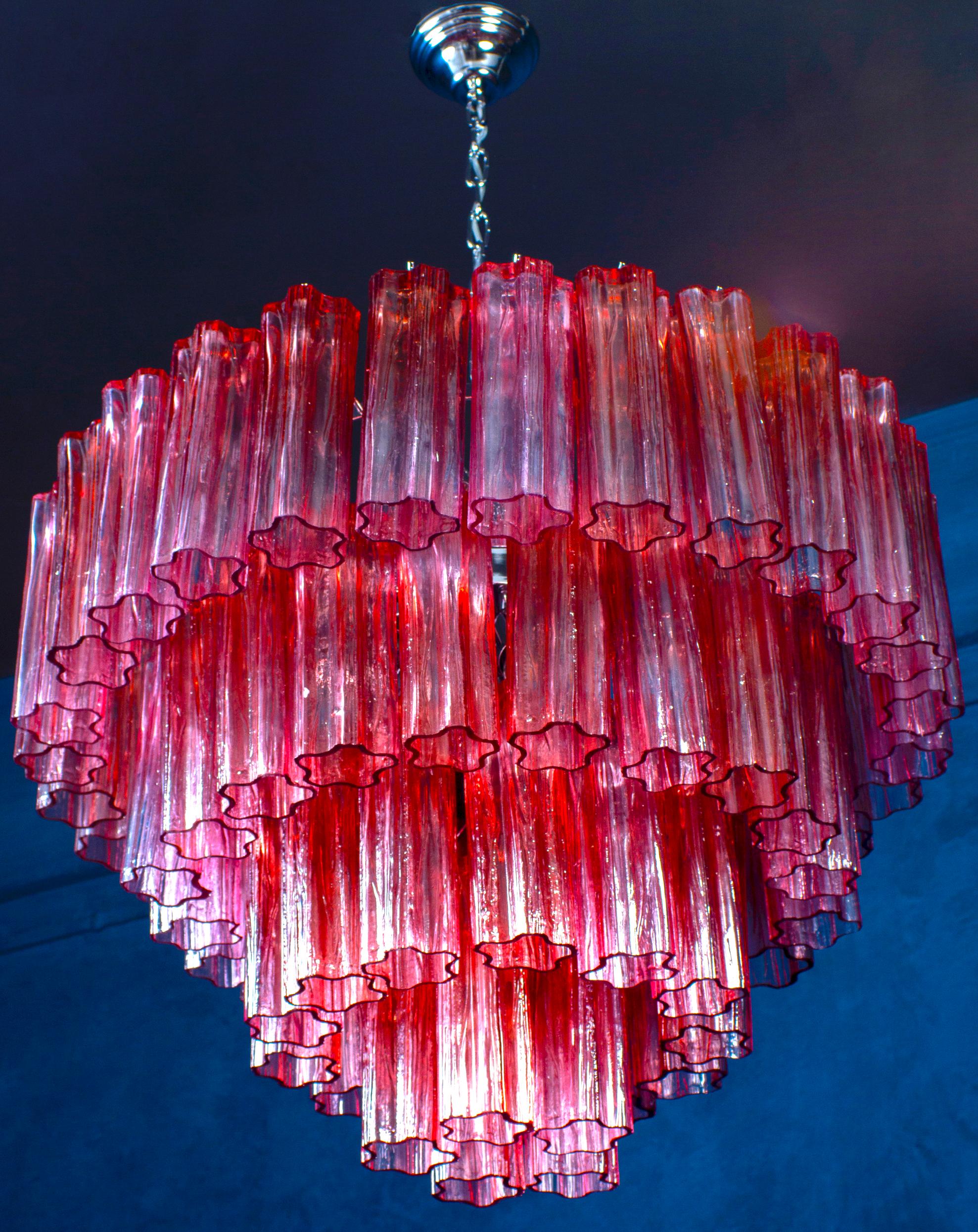 Murano Glass Fuchsia Red Tronchi Chandelier, 1970 In Excellent Condition For Sale In Rome, IT