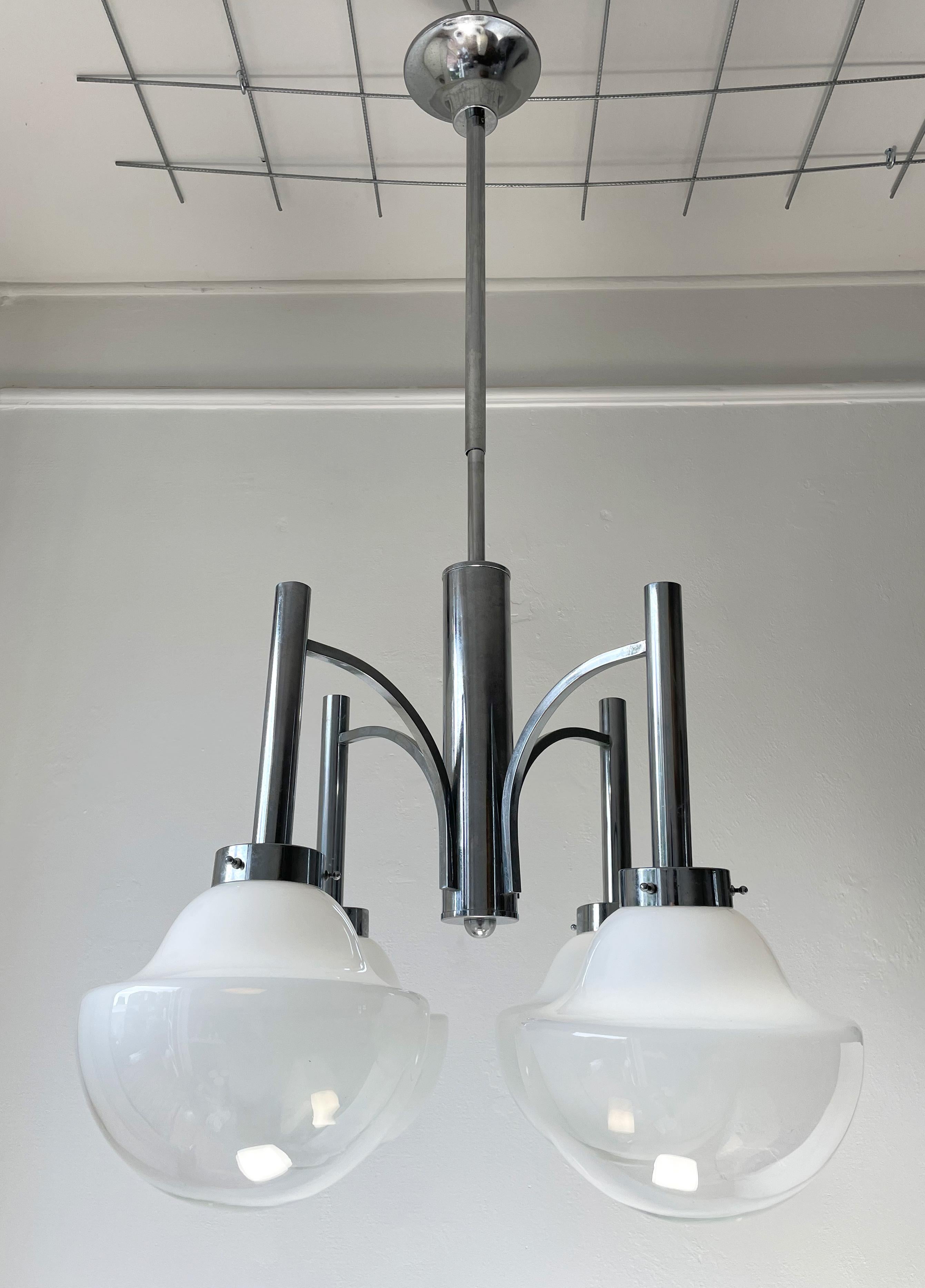 Gaetano Sciolari Attr. Lampadario a quattro bracci in vetro di Murano cromato, anni '70 In condizioni buone in vendita a Copenhagen, DK