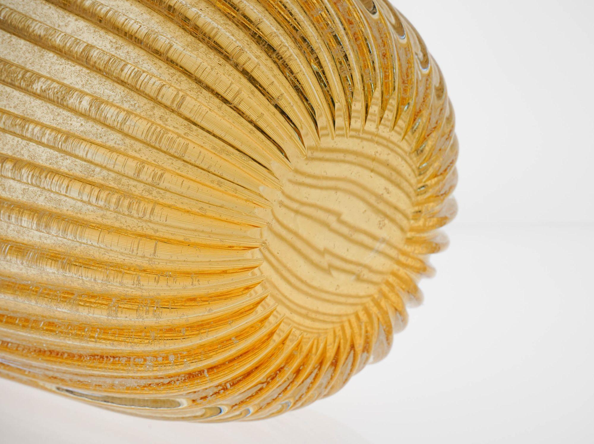 Murano glass Giant Vase, Gold leaf plain Incalmo over Ribbed Puligoso Amber body For Sale 6