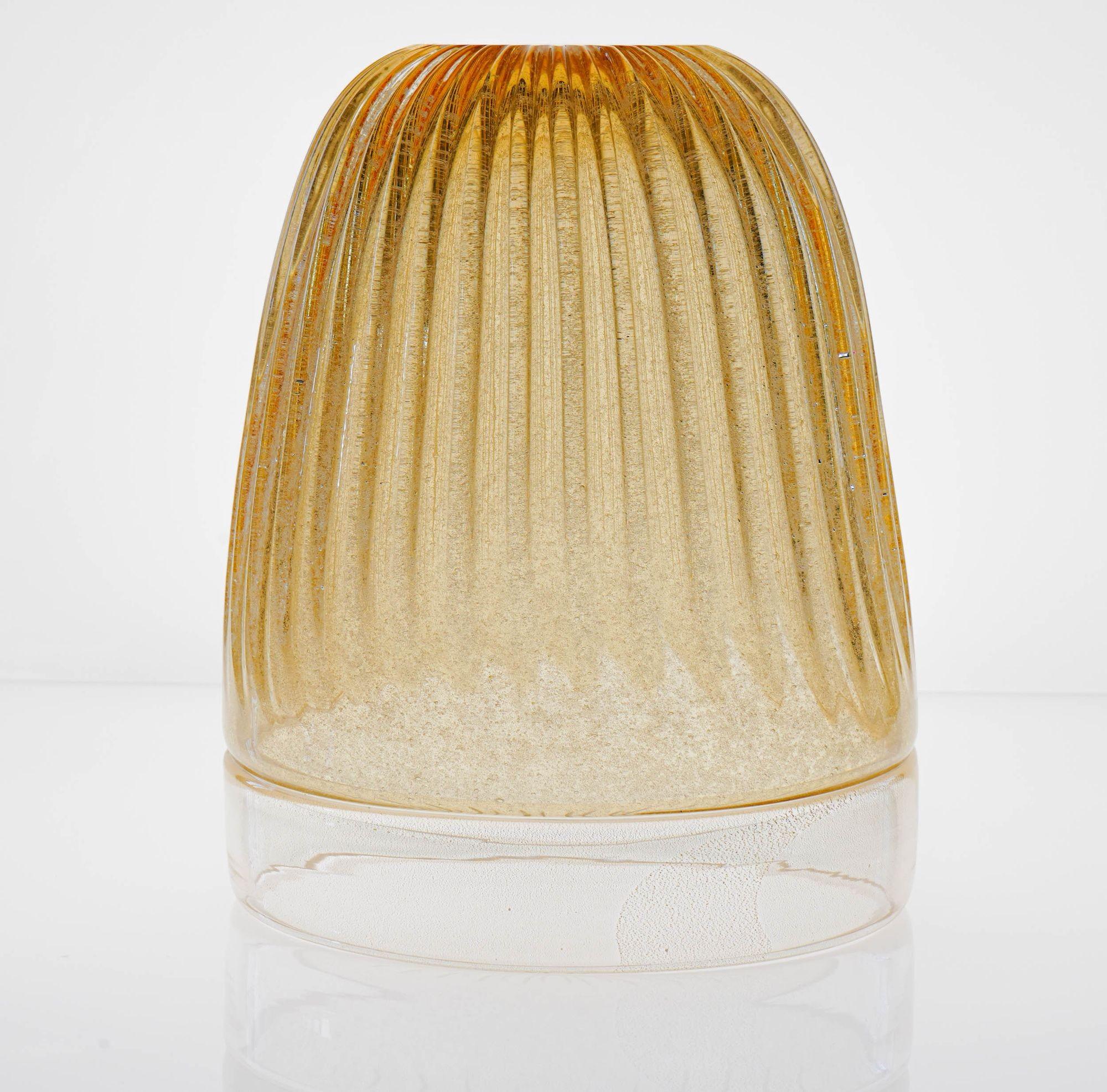 Murano glass Giant Vase, Gold leaf plain Incalmo over Ribbed Puligoso Amber body For Sale 9