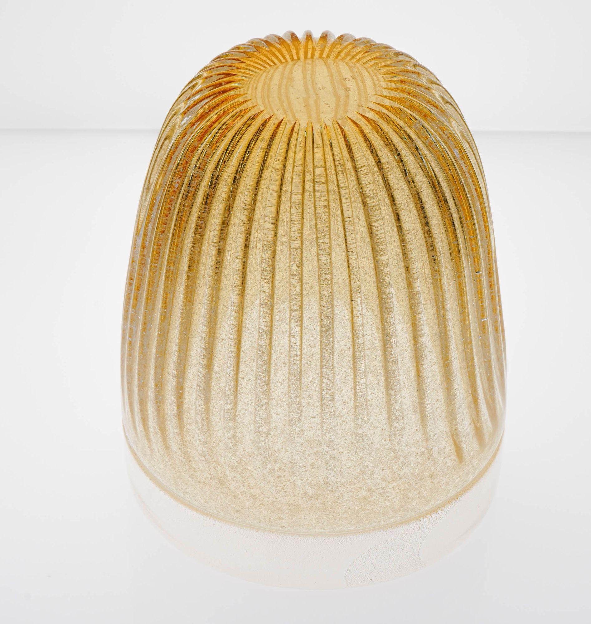 Murano glass Giant Vase, Gold leaf plain Incalmo over Ribbed Puligoso Amber body For Sale 10