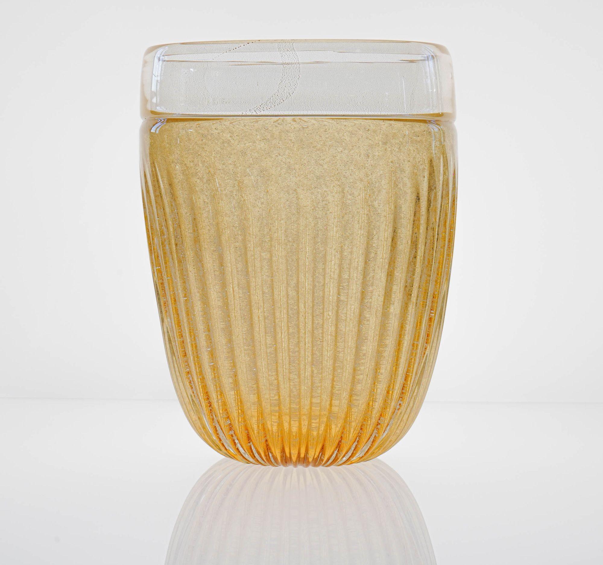 Glass Murano glass Giant Vase, Gold leaf plain Incalmo over Ribbed Puligoso Amber body For Sale