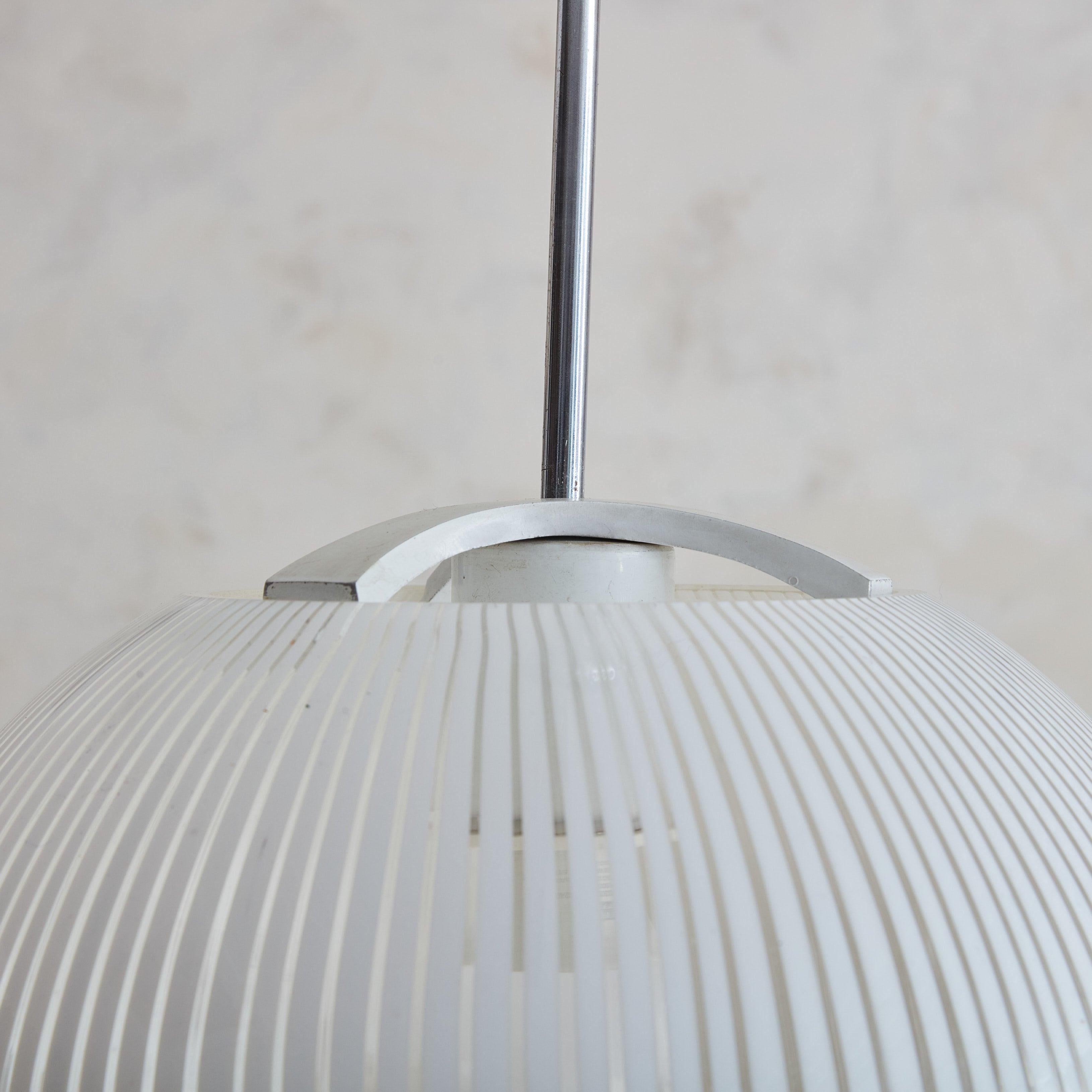 Fine XX secolo Lampada a sospensione a globo in vetro di Murano, Italia, anni '70 in vendita