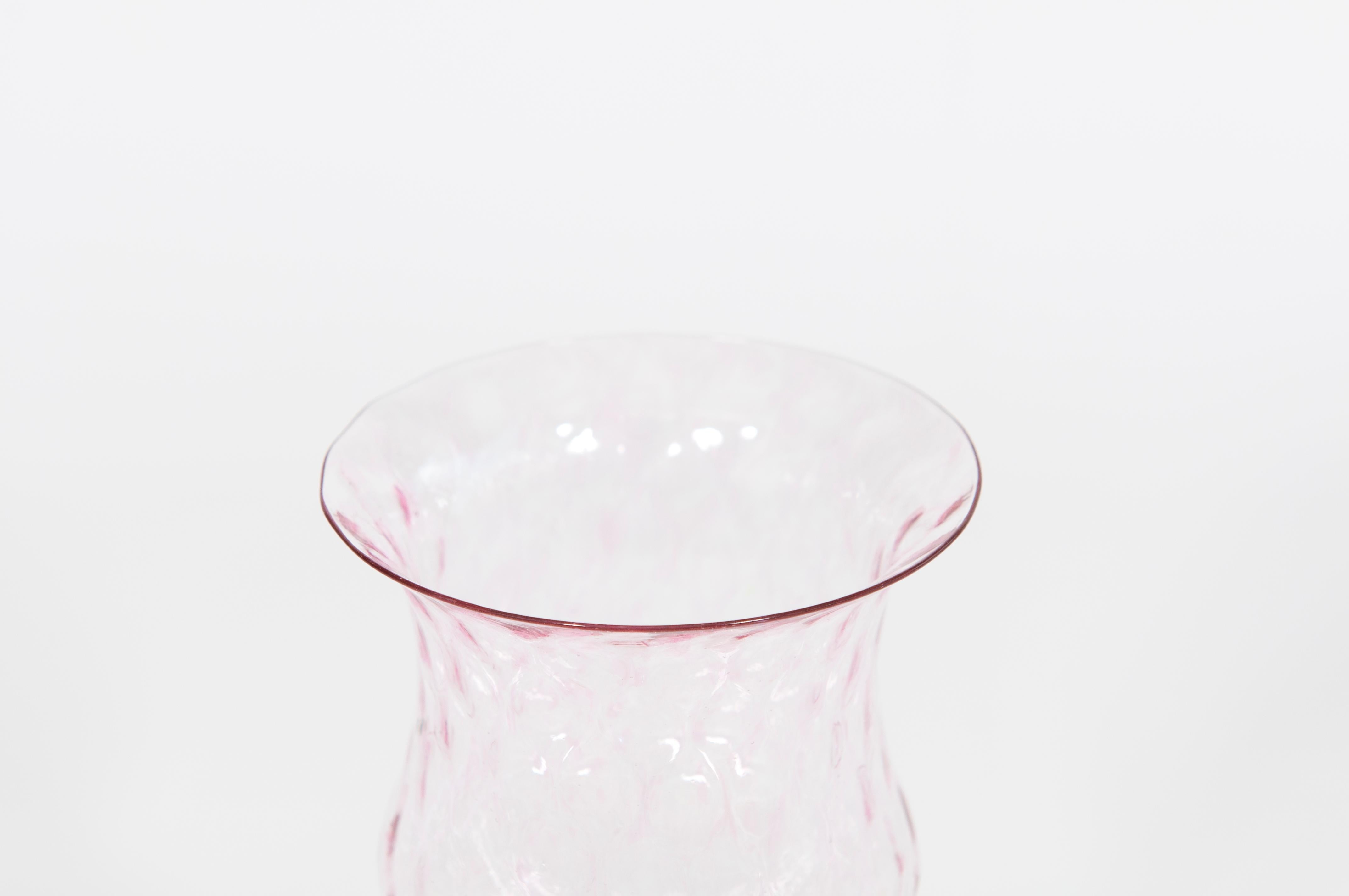 Modern Murano glass goblet, pink and gold, made in 1980s For Sale
