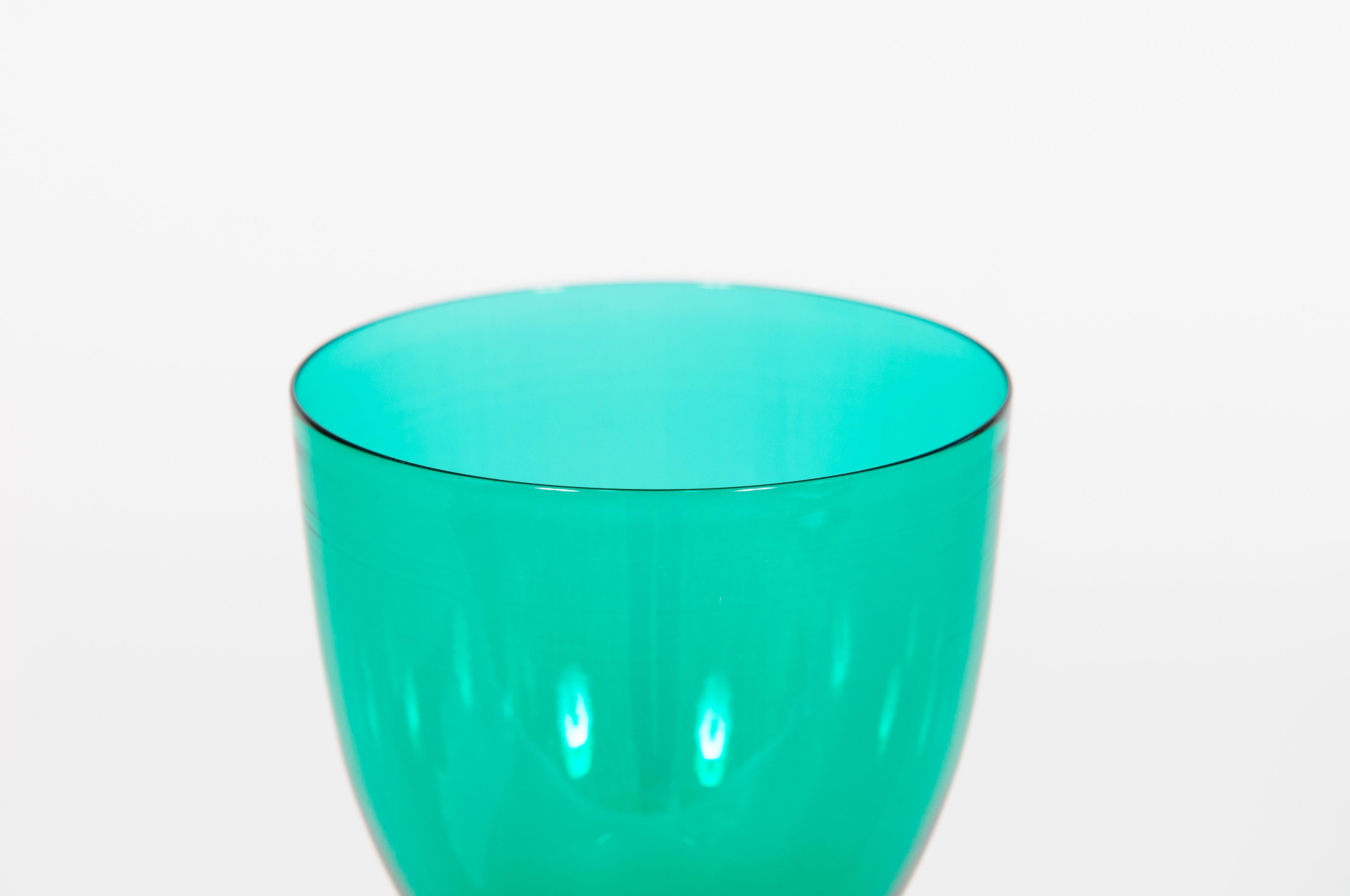 Gobelet en verre de Murano avec inclusions d'or, vers 1960 en vente 3
