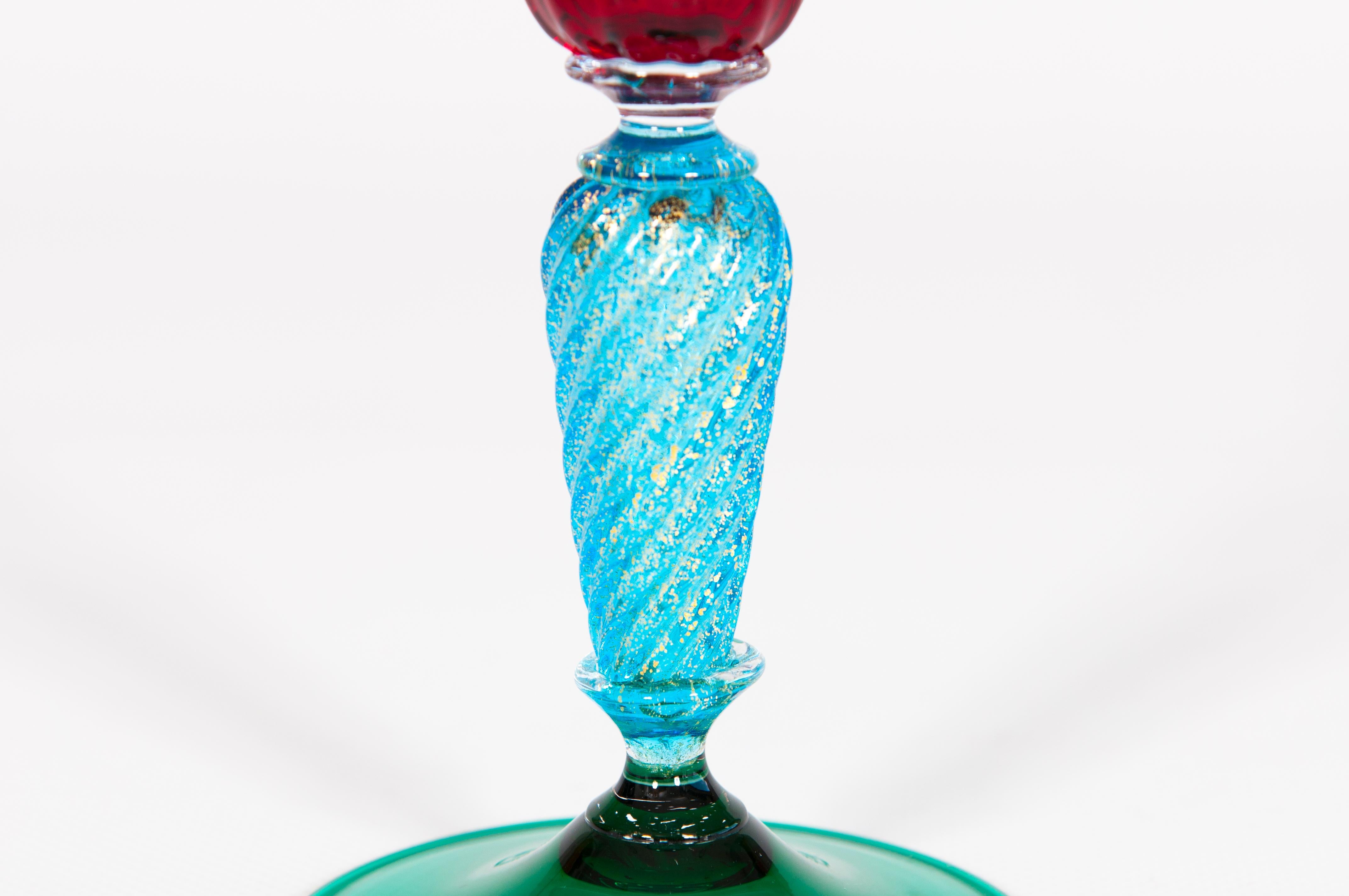 Gobelet en verre de Murano avec inclusions d'or, vers 1960 en vente 10