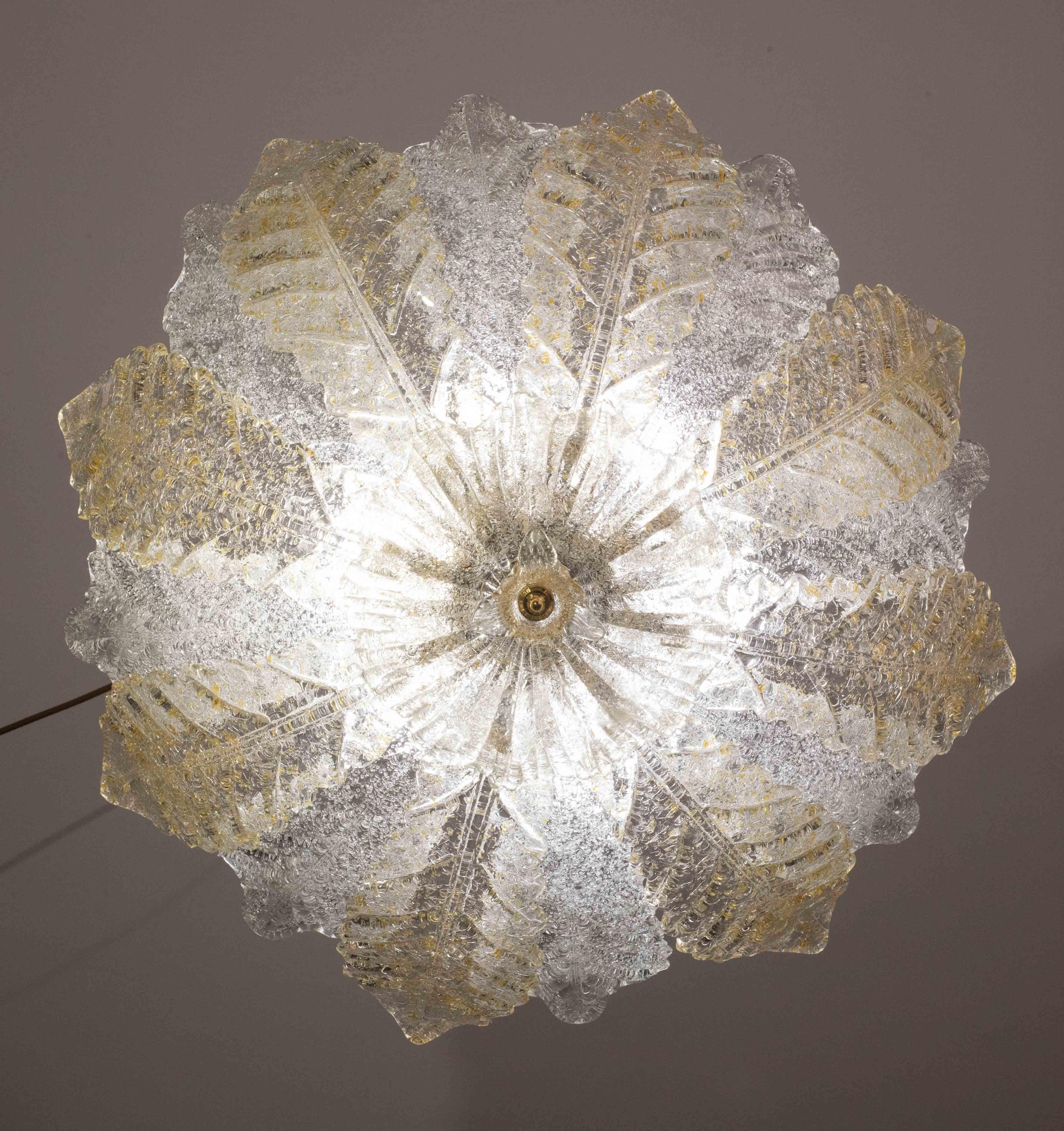 Murano Glas Gold und transparente Blätter Kronleuchter oder Flush Mount, 1970er Jahre (Muranoglas) im Angebot