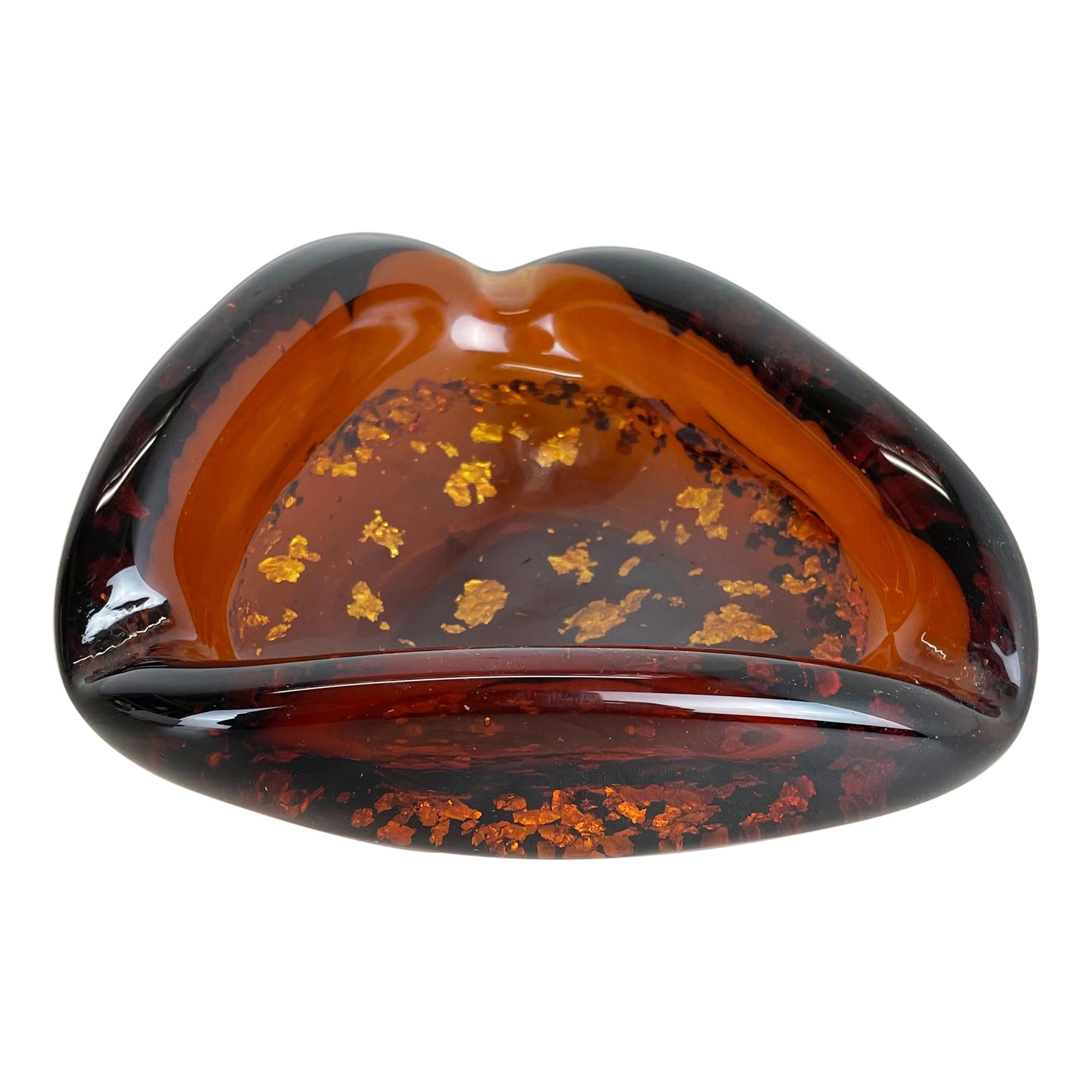 Murano Glass "Gold Dust Flakes" Bowl Element Shell Ashtray Murano, Italy, 1970s For Sale