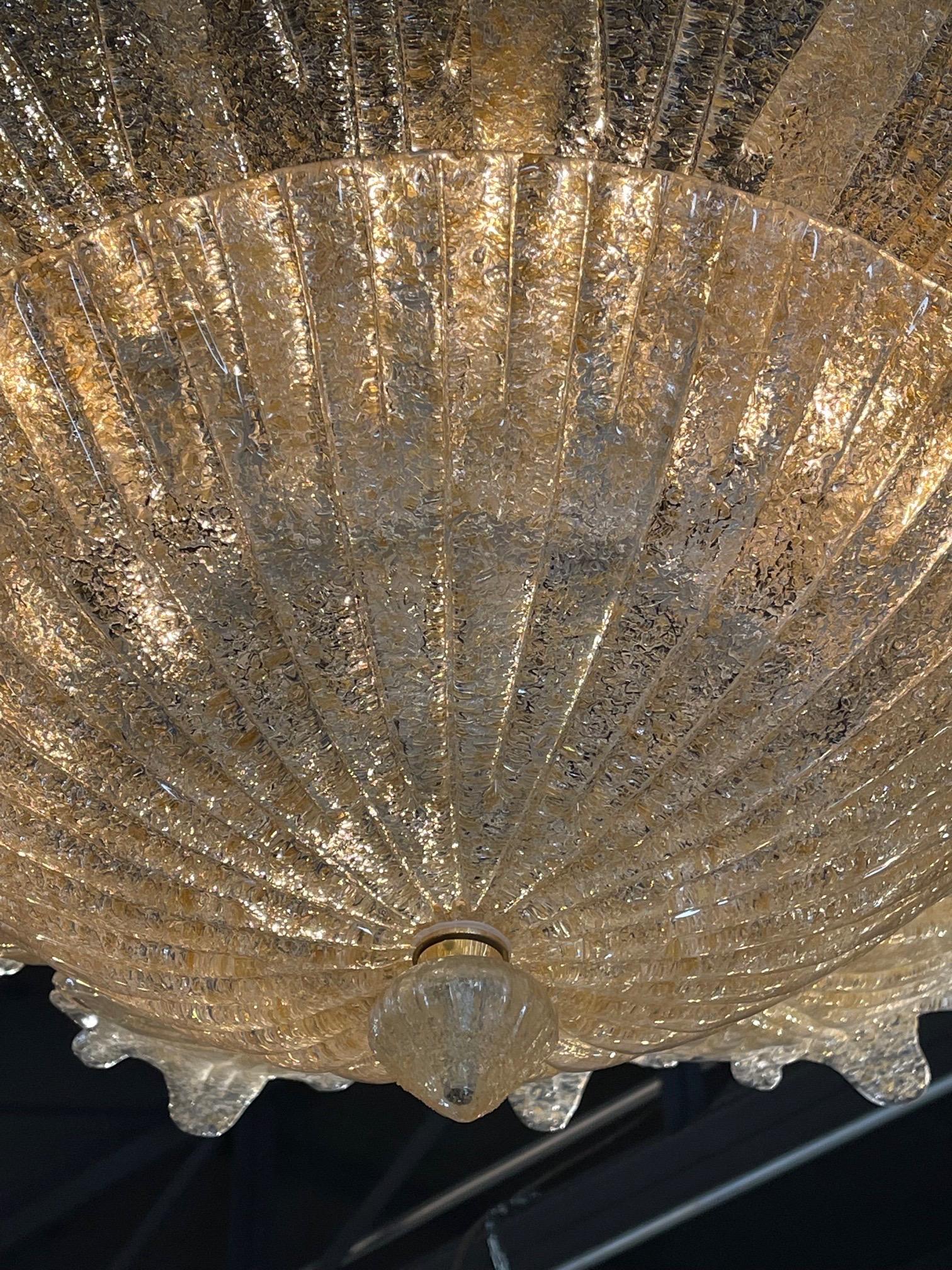 Plafonnier en verre de Murano en forme de feuille mouchetée d'or Bon état - En vente à Dallas, TX