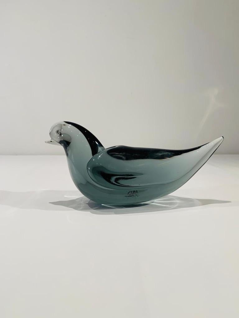 Incroyable pigeon gris en verre de Murano, signature illisible, circa 1950.