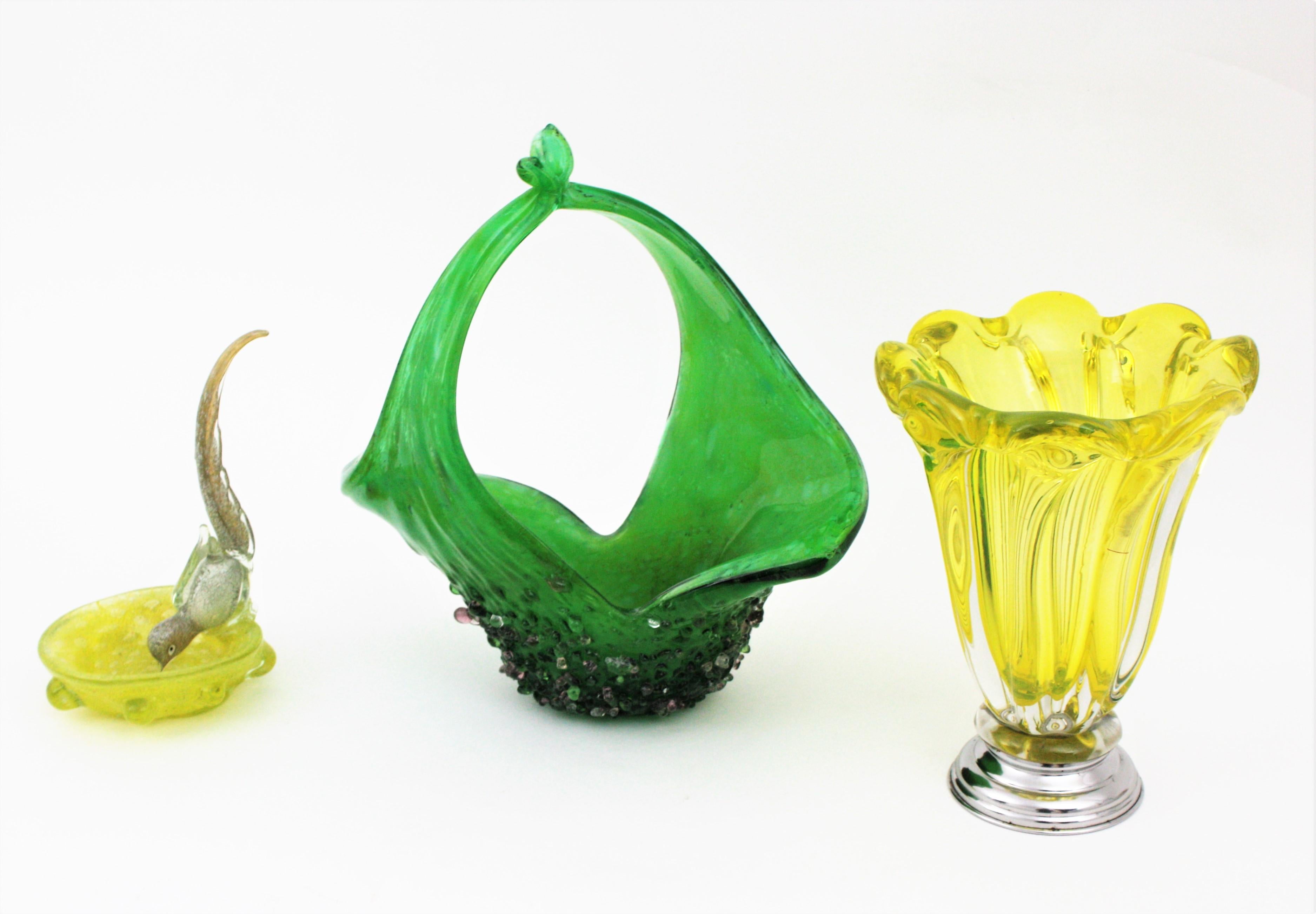 Vase de centre de table en verre de Murano à panier vert avec gouttes appliquées en vente 9