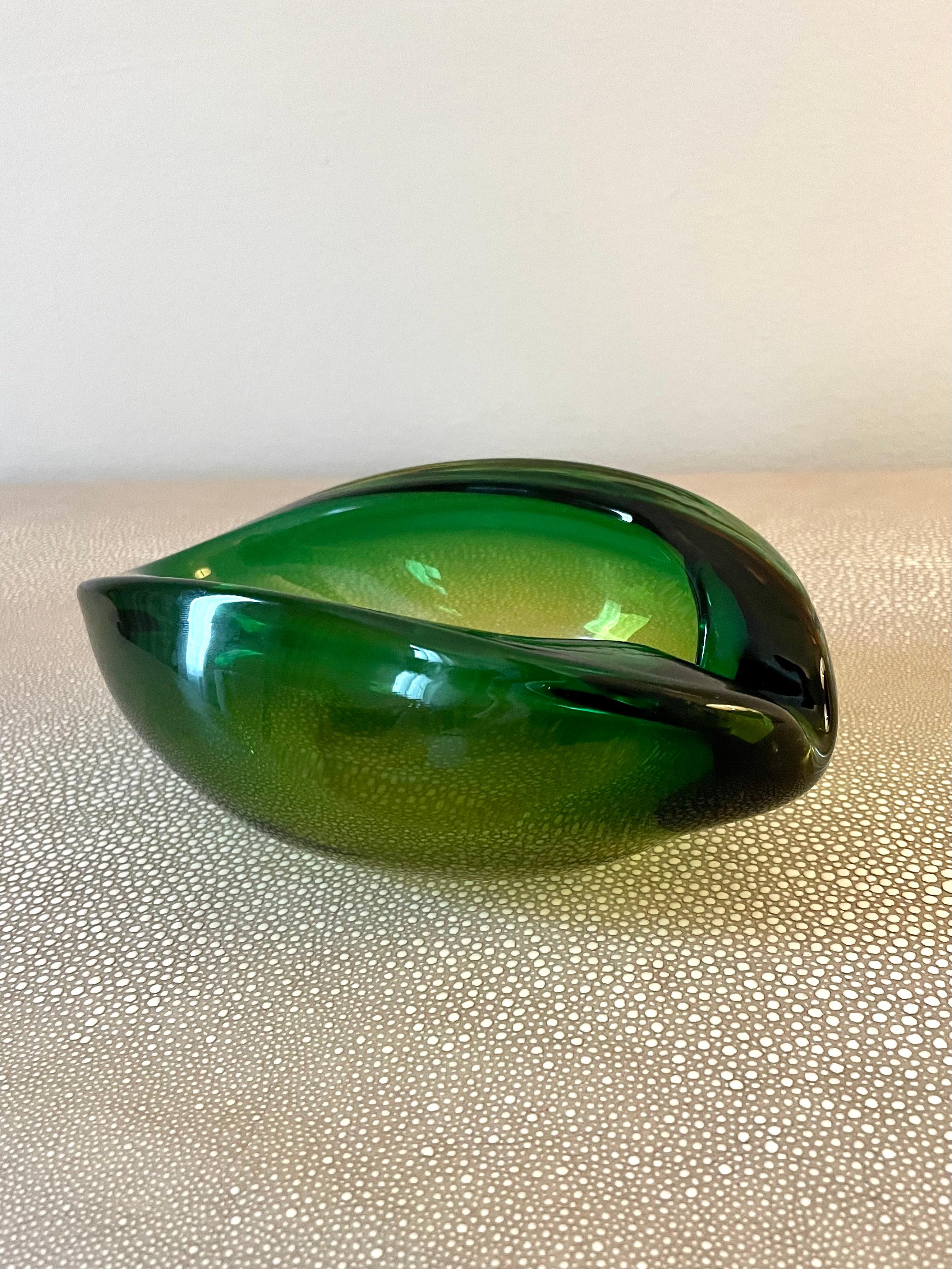 A Wonderful Sommerso Murano glass bowl or ashtray - a large size, perfect for a cigar and smoking room or bar. Also great for 420 or just as nut / candy dish / bowl or a decorative piece. Represents the mid century very well and is in very good