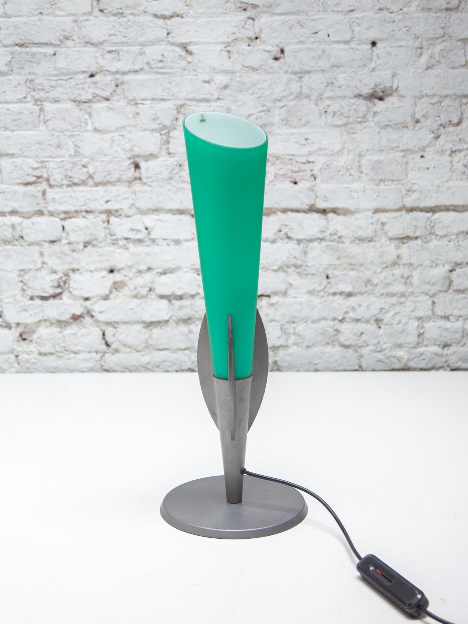 Fin du 20e siècle Lampe de table en verre de Murano vert, designée par Vetri Vintage 1980 Murano en vente