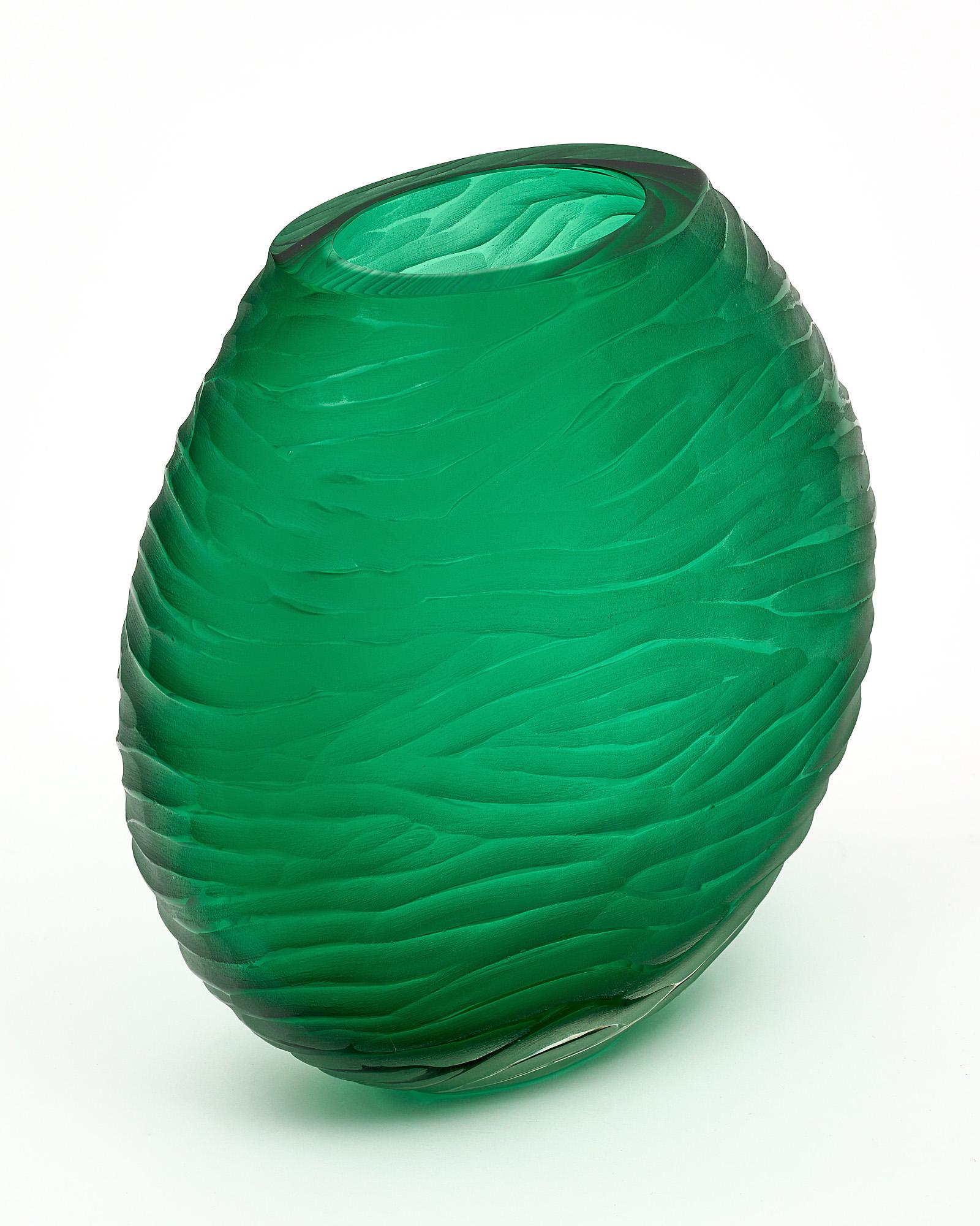Murano Glass Green Textured Vase In New Condition For Sale In Austin, TX