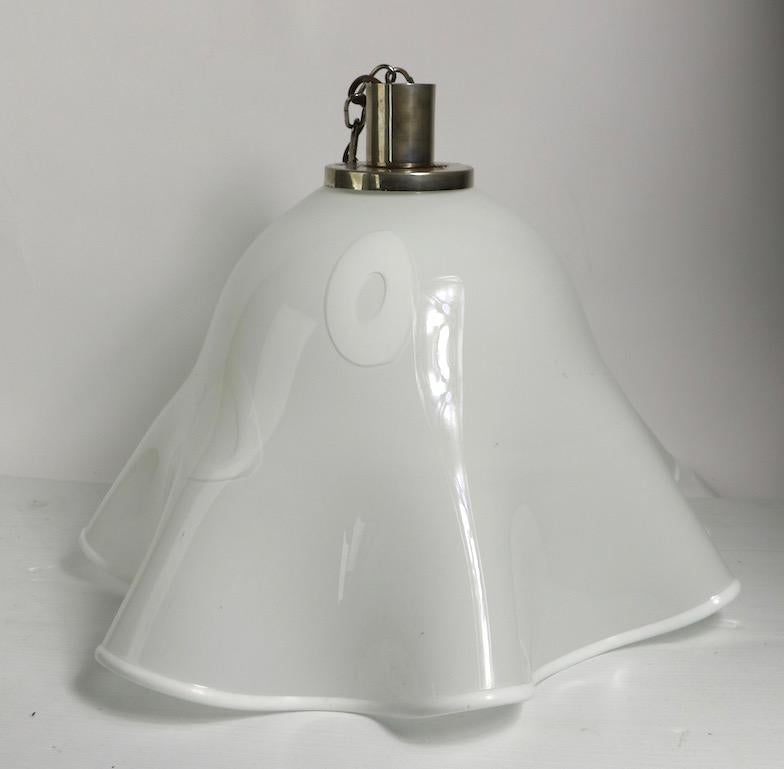 Mod Murano handkerchief vase form hanging fixture with original chrome fitments. This example has a white ground, with decorative white donut form dots. The chandelier is in very good, original and working condition, the chrome top has some cosmetic