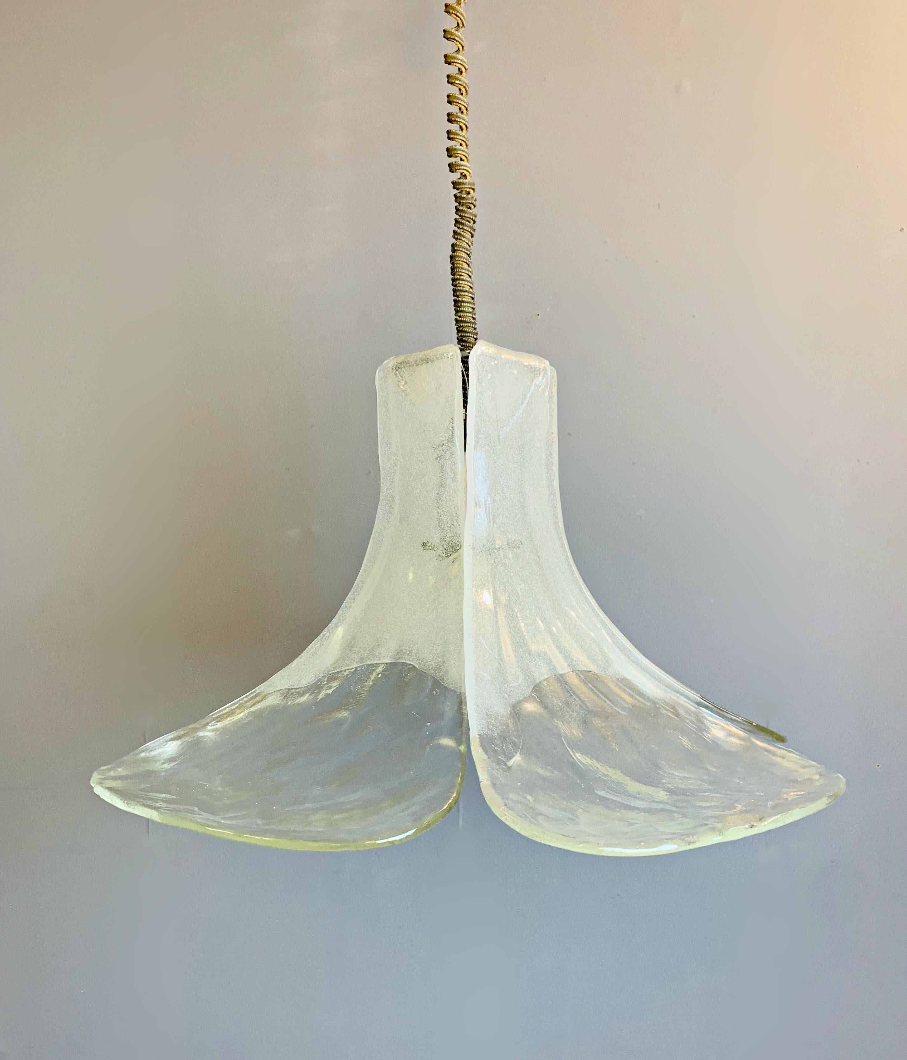 Milieu du XXe siècle Lampe suspendue en verre de Murano par Carlo Nason:: années 1960 en vente