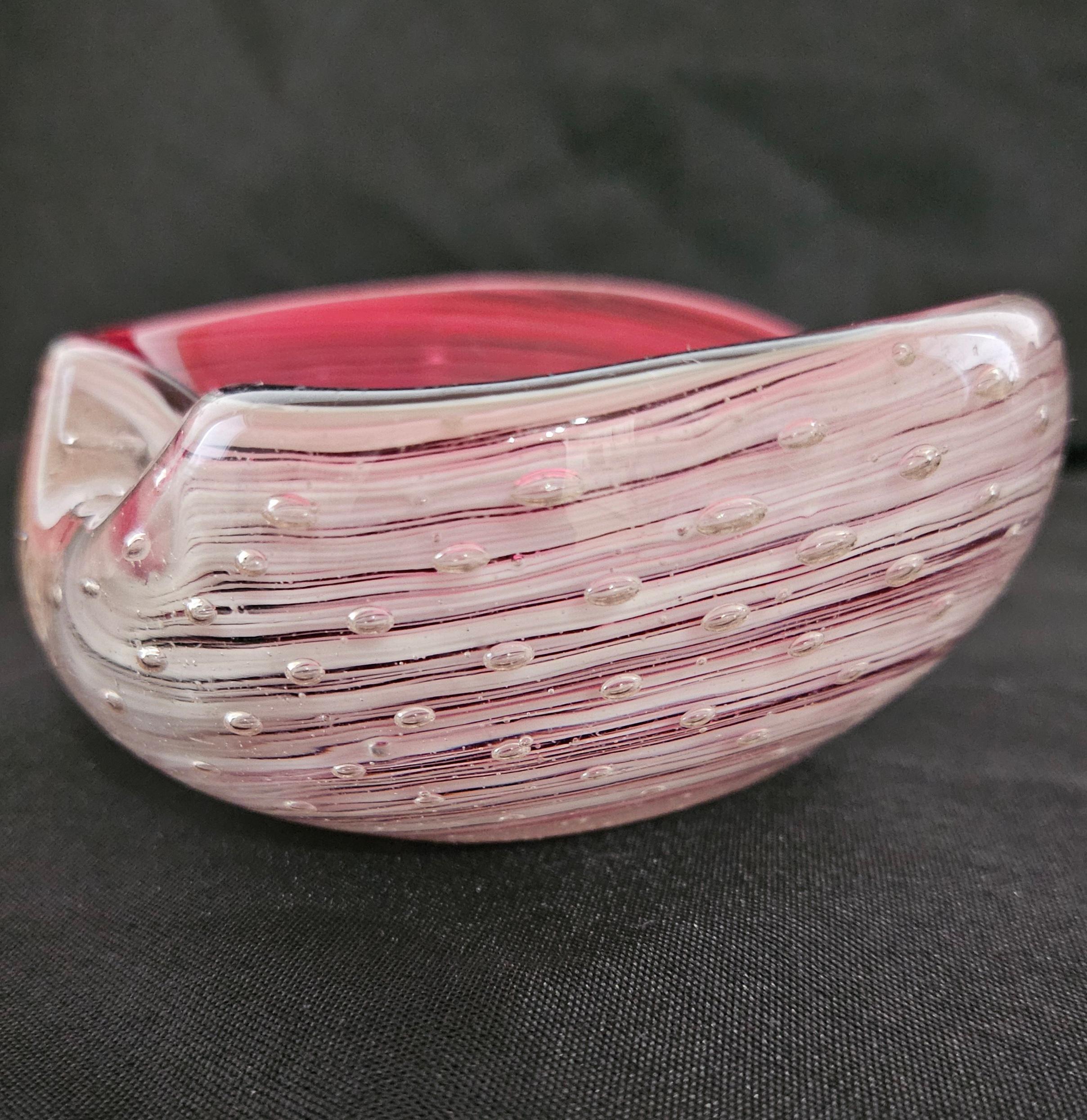 Murano Glass Heart-Shaped Bowl, Bullicante & Swirl, Barovier & Toso suspected In Good Condition For Sale In Warrenton, OR