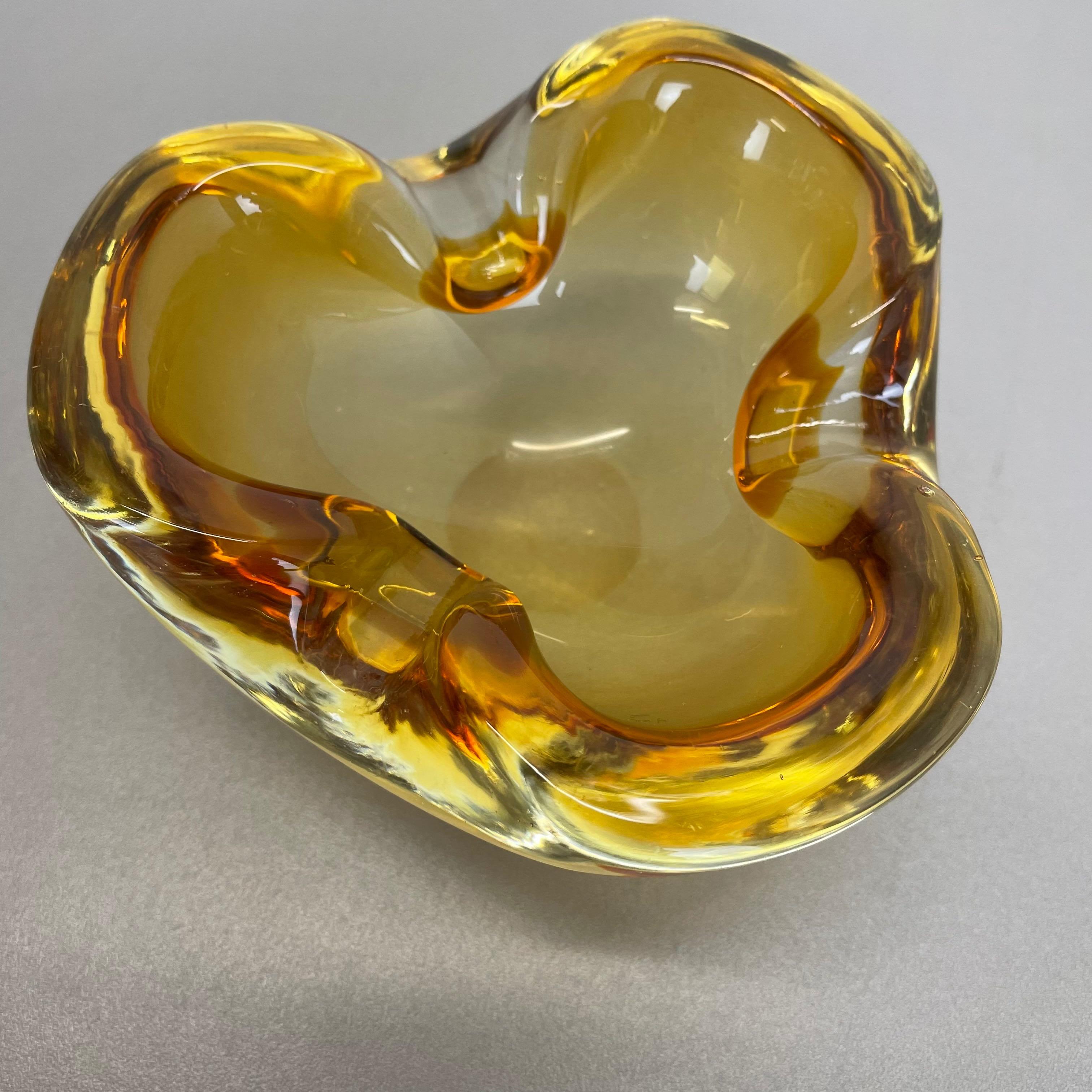 Cendrier en verre de Murano « Honey » avec éléments en coquillage Seguso Murano, Italie, 1970 2