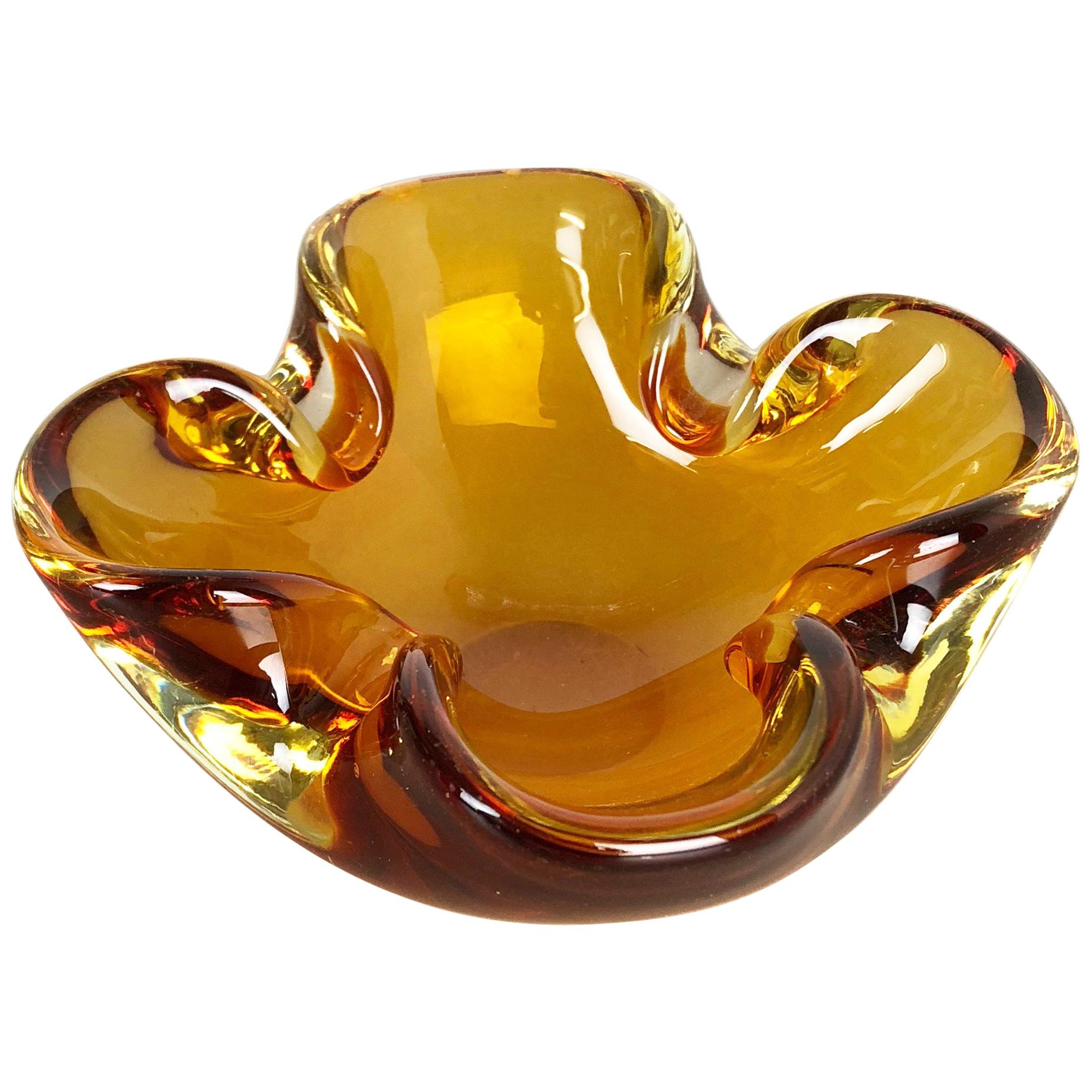 Murano Glass "Honey" Bowl Element Shell Ashtray Seguso Murano, Italy, 1970s