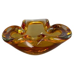 Murano Glass "Honey-Yellow" Bowl Element Shell Ashtray Murano, Italy, 1970s