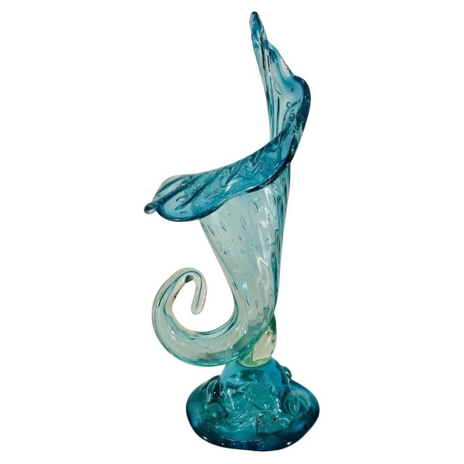 Murano Glas in blau Füllhorn Vase um 1950 im Angebot