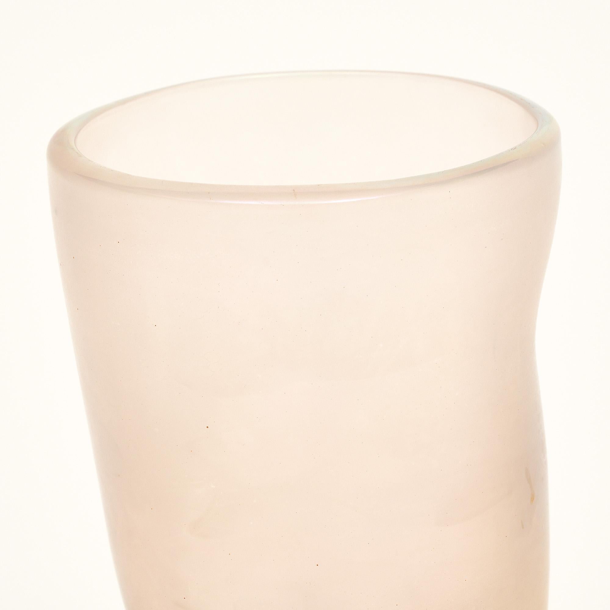 Vaso a forma di rosa iridescente in vetro di Murano in vendita 2