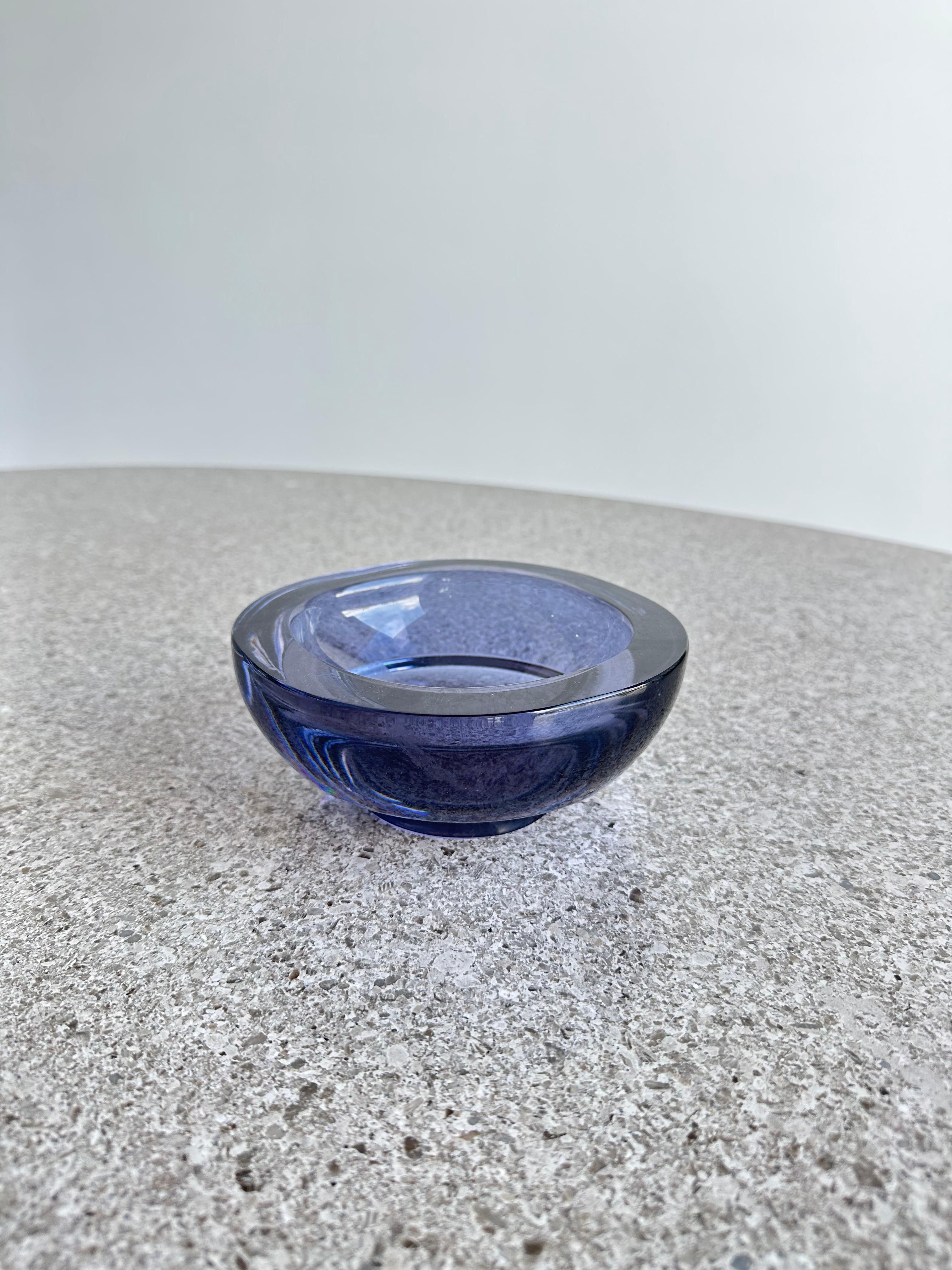 Mid-Century Modern Murano Glass Italian Ashtray by Bonimi For Sale