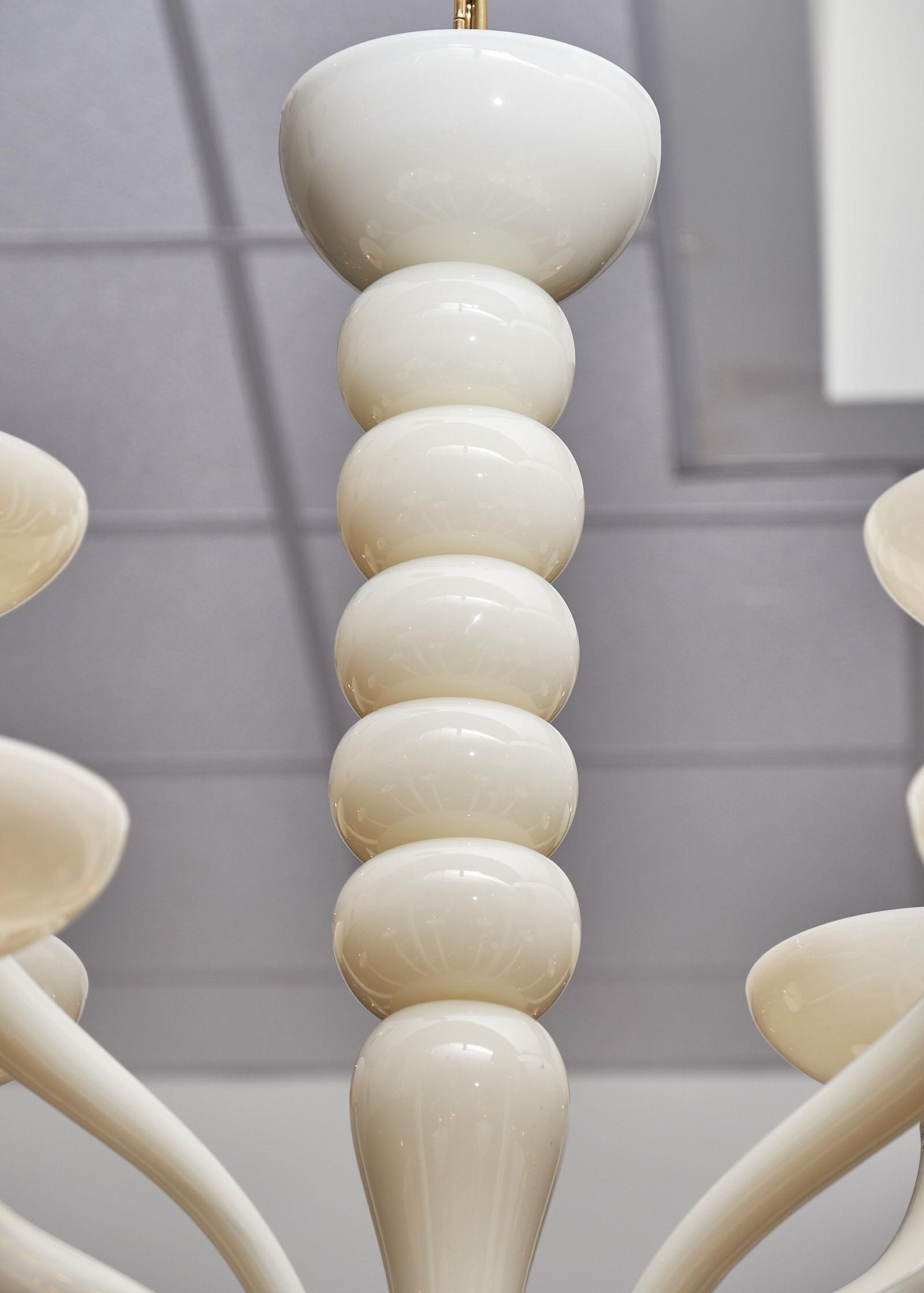 Vetro di Murano Lampadario in vetro di Murano avorio in vendita