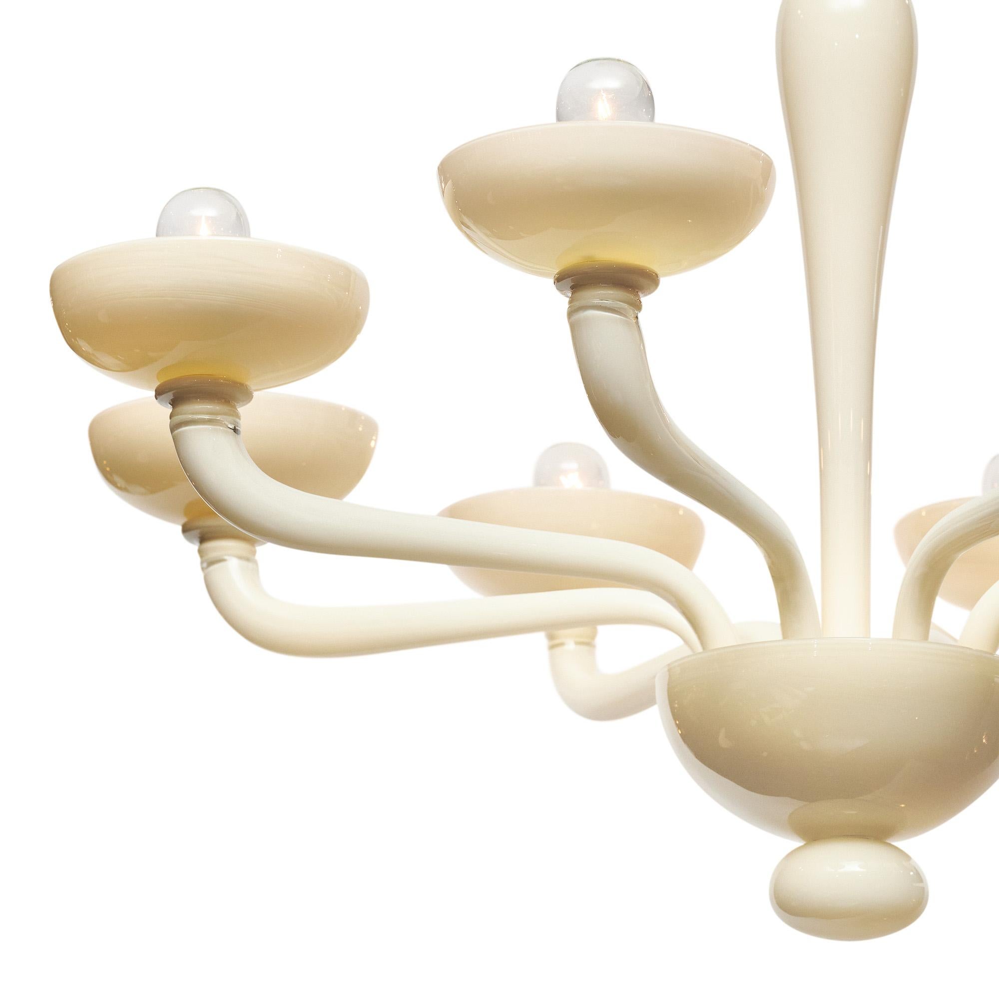 Murano Glas Elfenbein Acht-Arm-Kronleuchter (Moderne der Mitte des Jahrhunderts) im Angebot