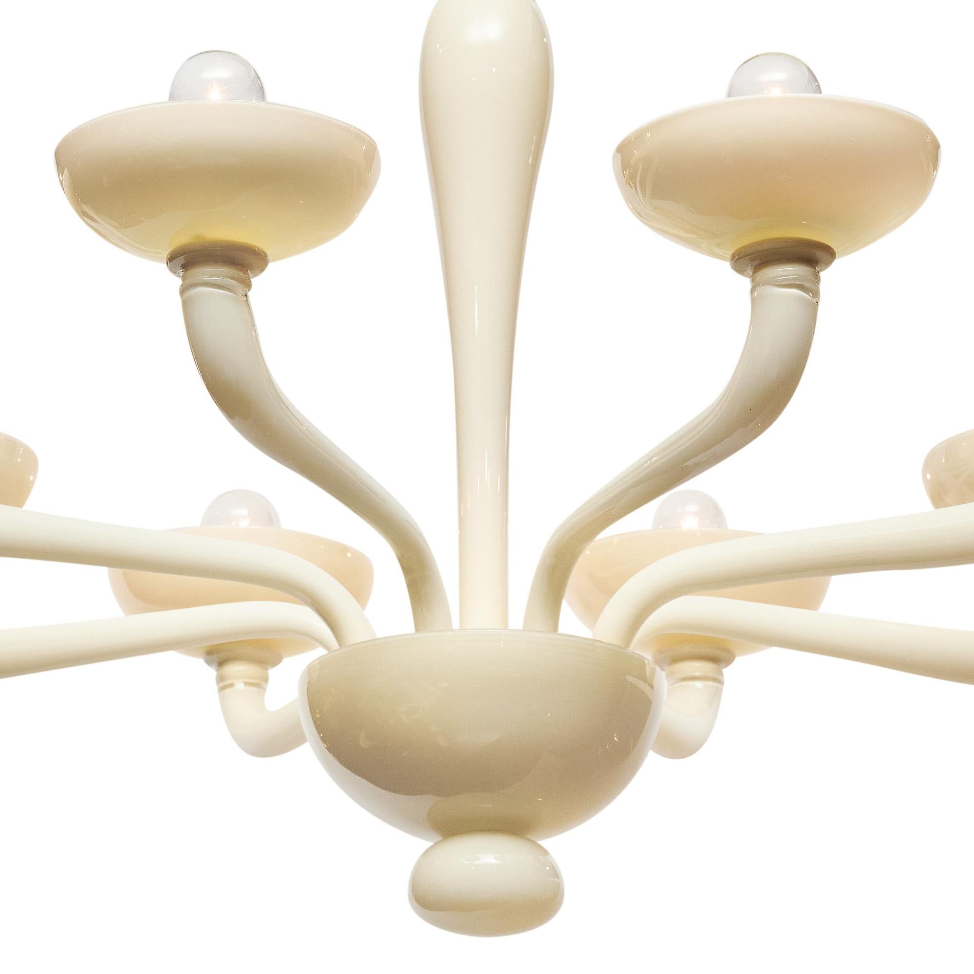 Murano Glas Elfenbein Acht-Arm-Kronleuchter im Zustand „Neu“ im Angebot in Austin, TX