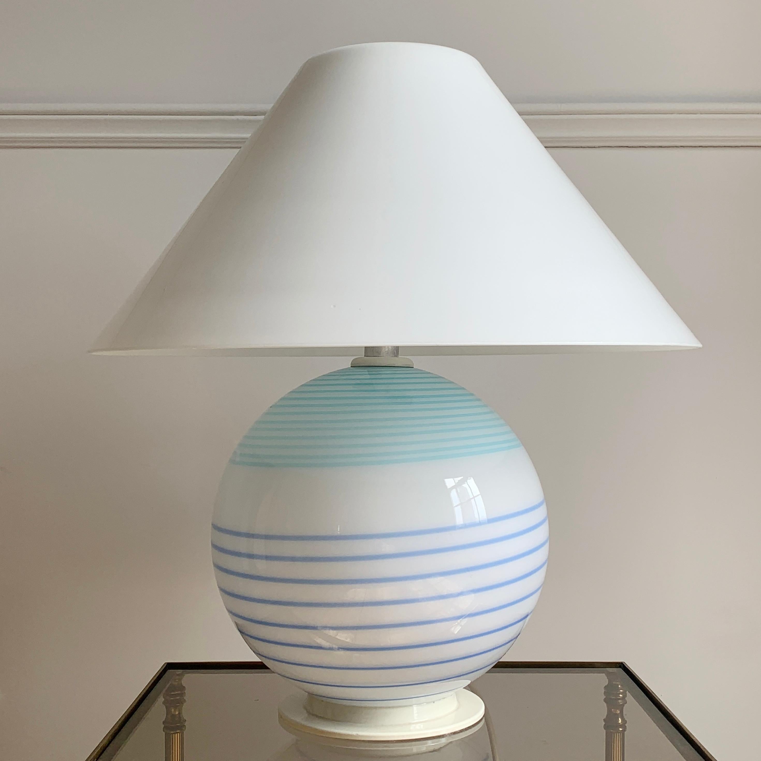 White and Blue Murano Glass Lamp, 1970's In Good Condition For Sale In Hastings, GB