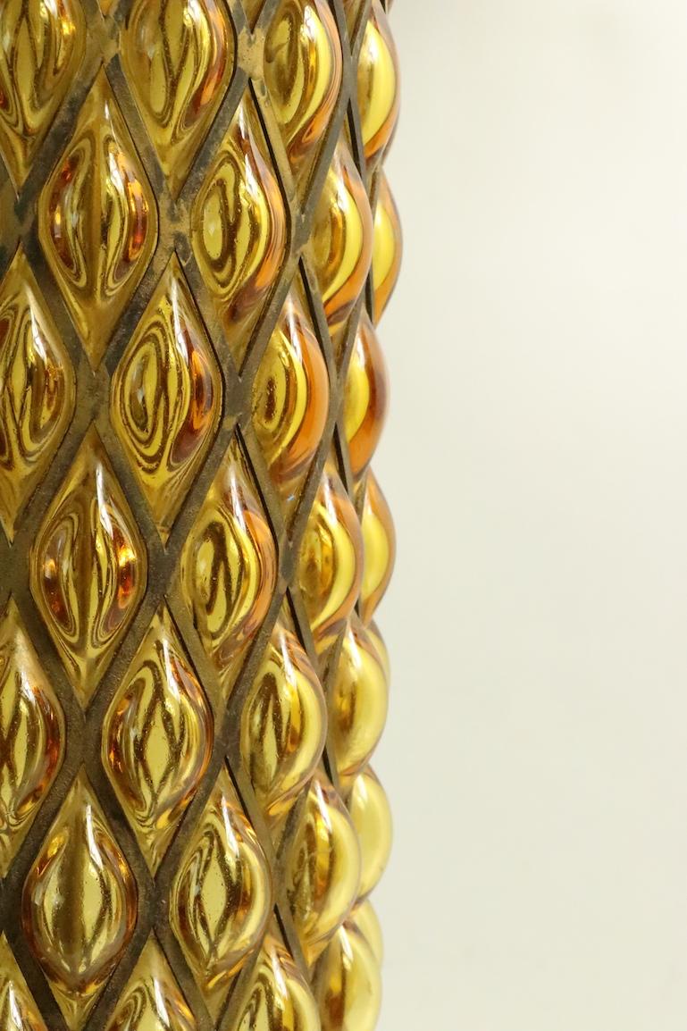 Lampe en verre de Murano soufflé dans une structure en maille métallique en vente 7