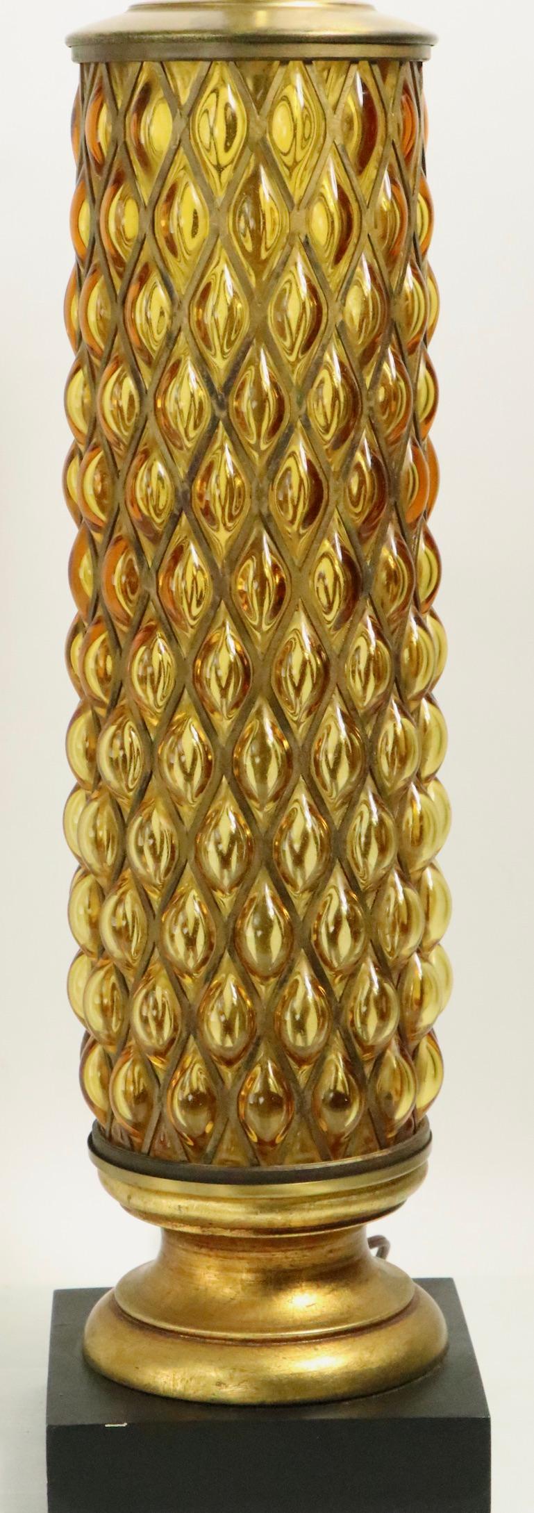 Lampe en verre de Murano soufflé dans une structure en maille métallique Bon état - En vente à New York, NY