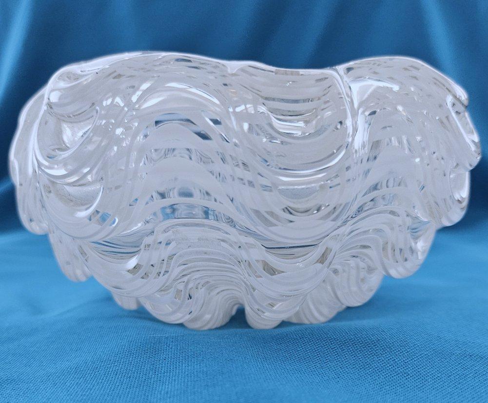 Murano Glass Lattimo Filigrana Waterfall Bowl by Ercole Barovier For Sale 1